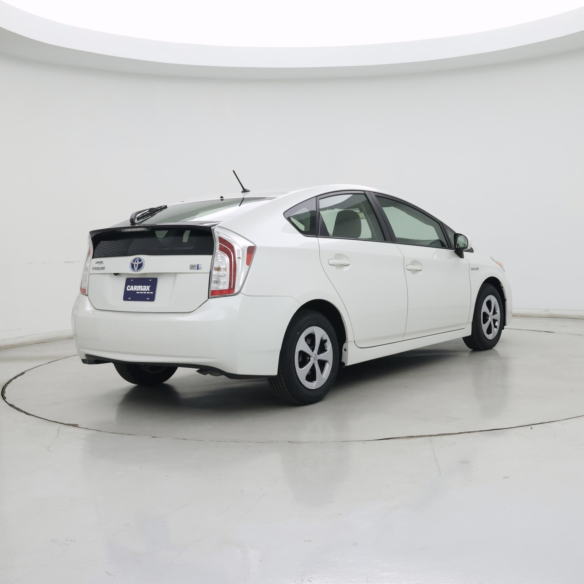 Thumbnail: 2015 Toyota Prius - 8