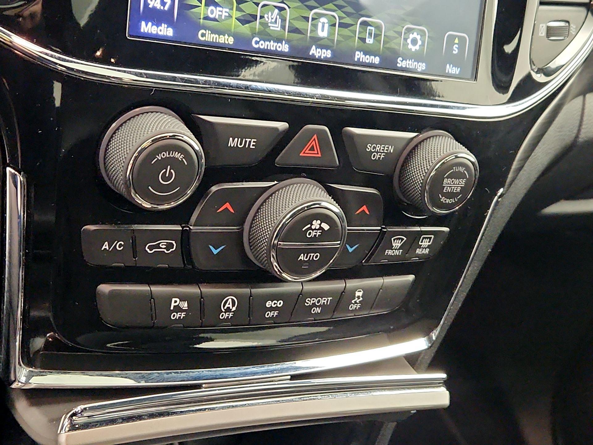 Thumbnail: 2020 Jeep Grand Cherokee - 17