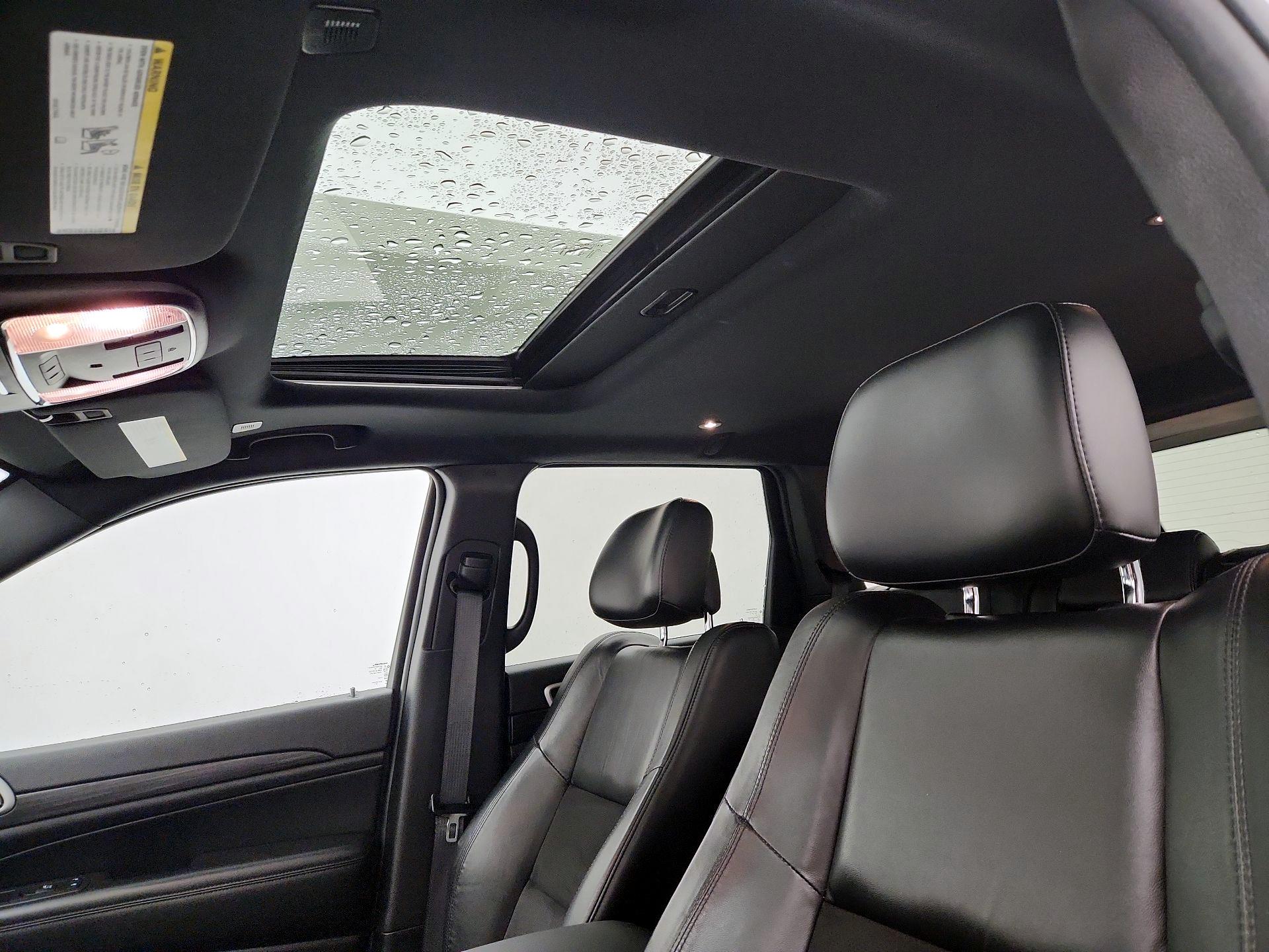 Thumbnail: 2020 Jeep Grand Cherokee - 20