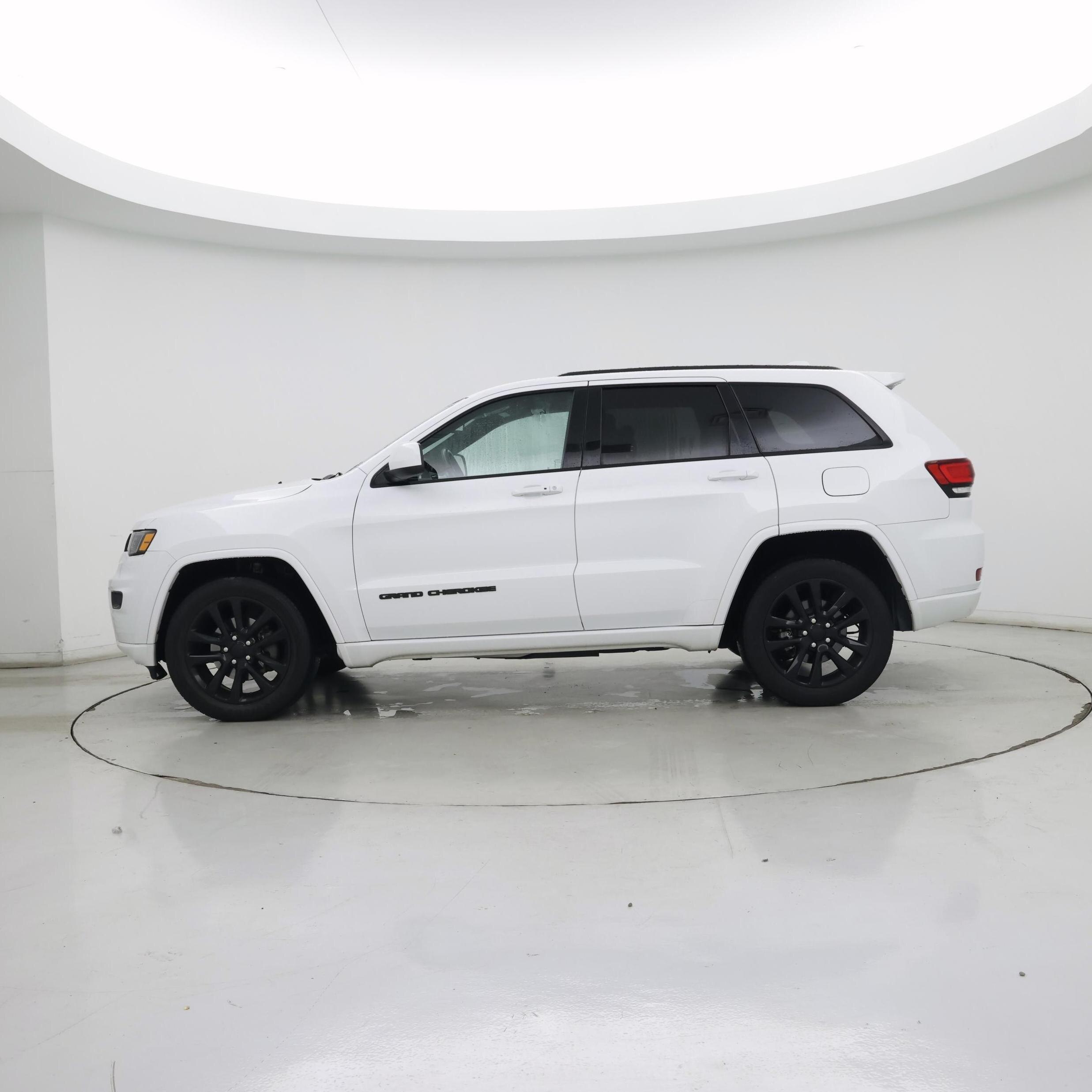 Thumbnail: 2020 Jeep Grand Cherokee - 3