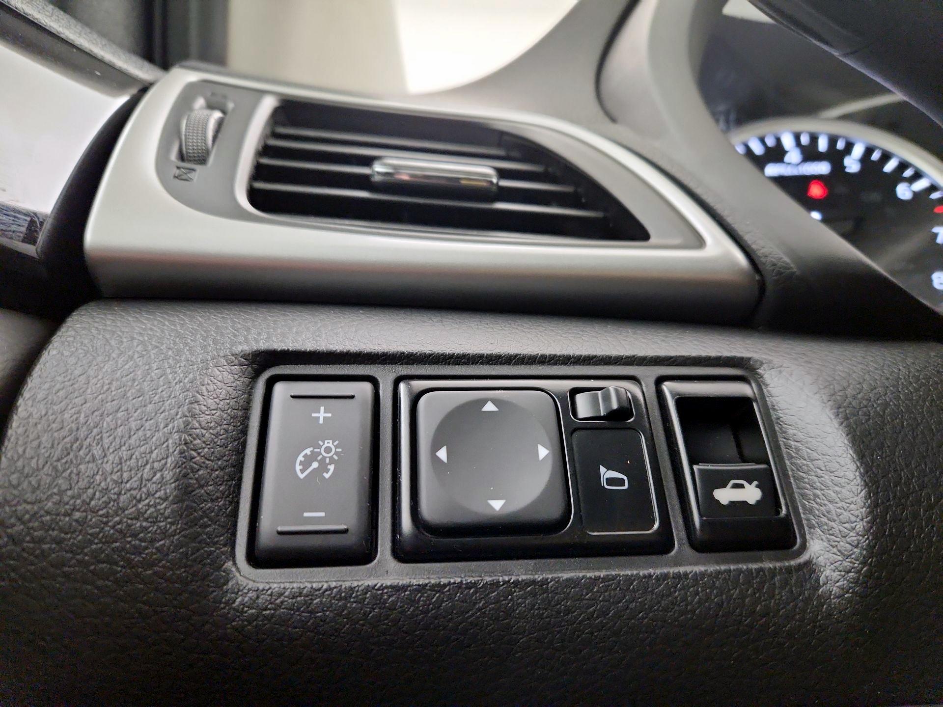 Thumbnail: 2019 Nissan Sentra - 13