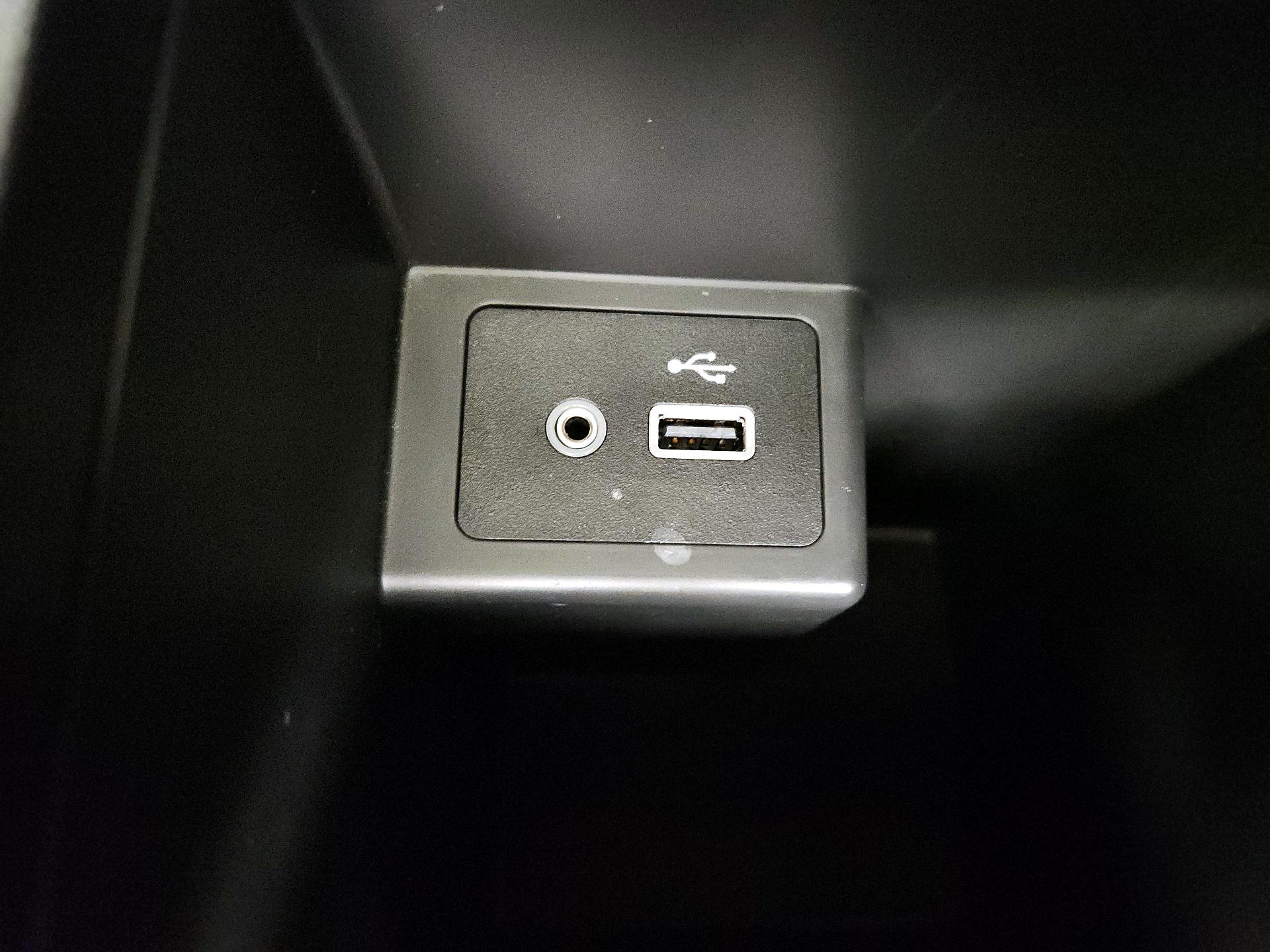 Thumbnail: 2019 Nissan Sentra - 18