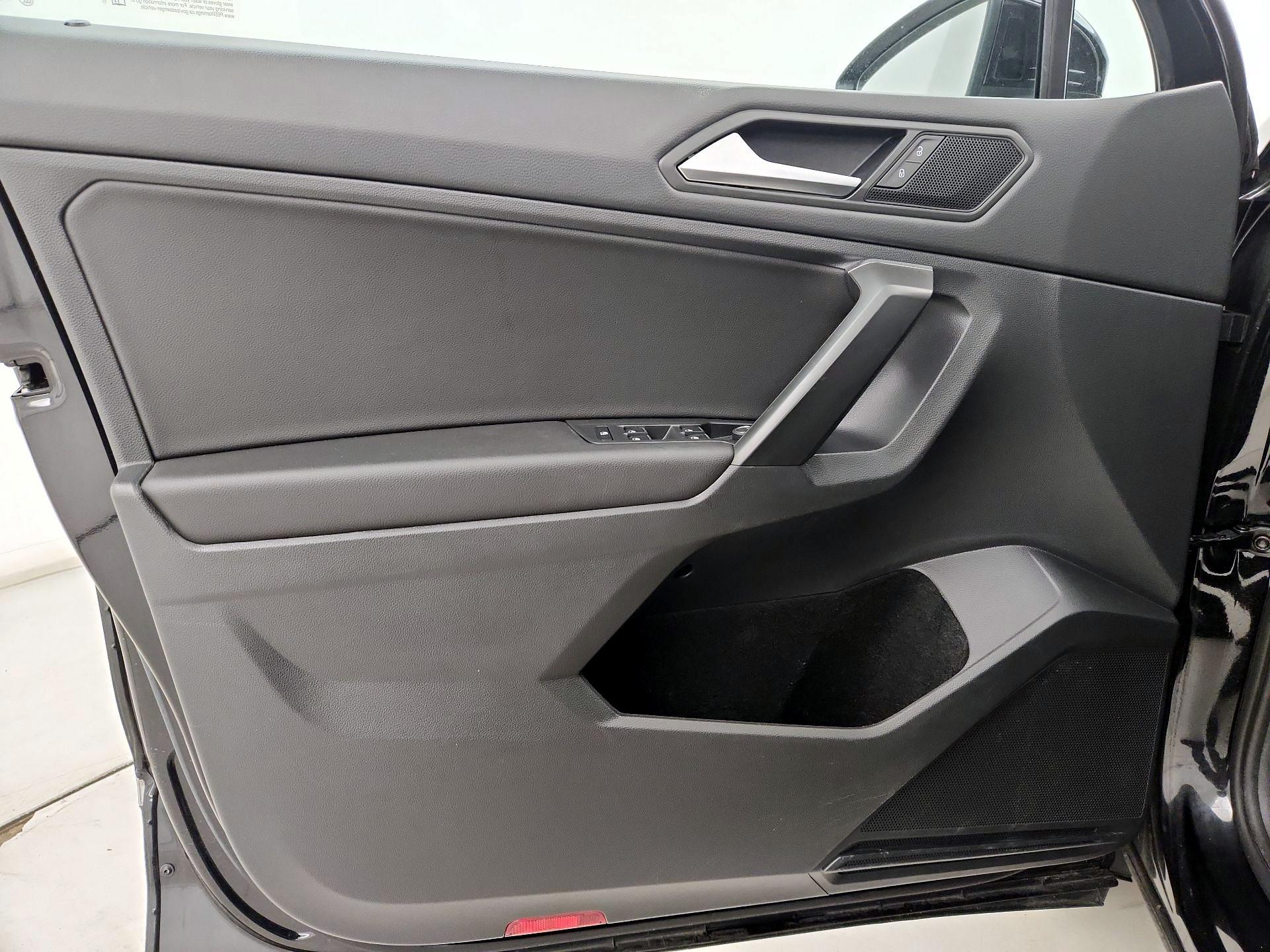 Thumbnail: 2021 Volkswagen Tiguan - 12