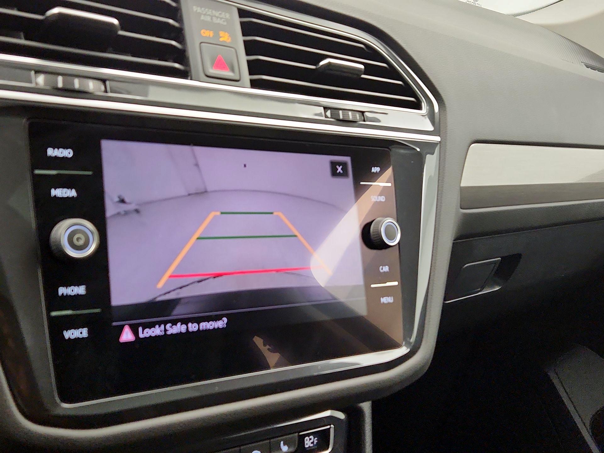 Thumbnail: 2021 Volkswagen Tiguan - 14