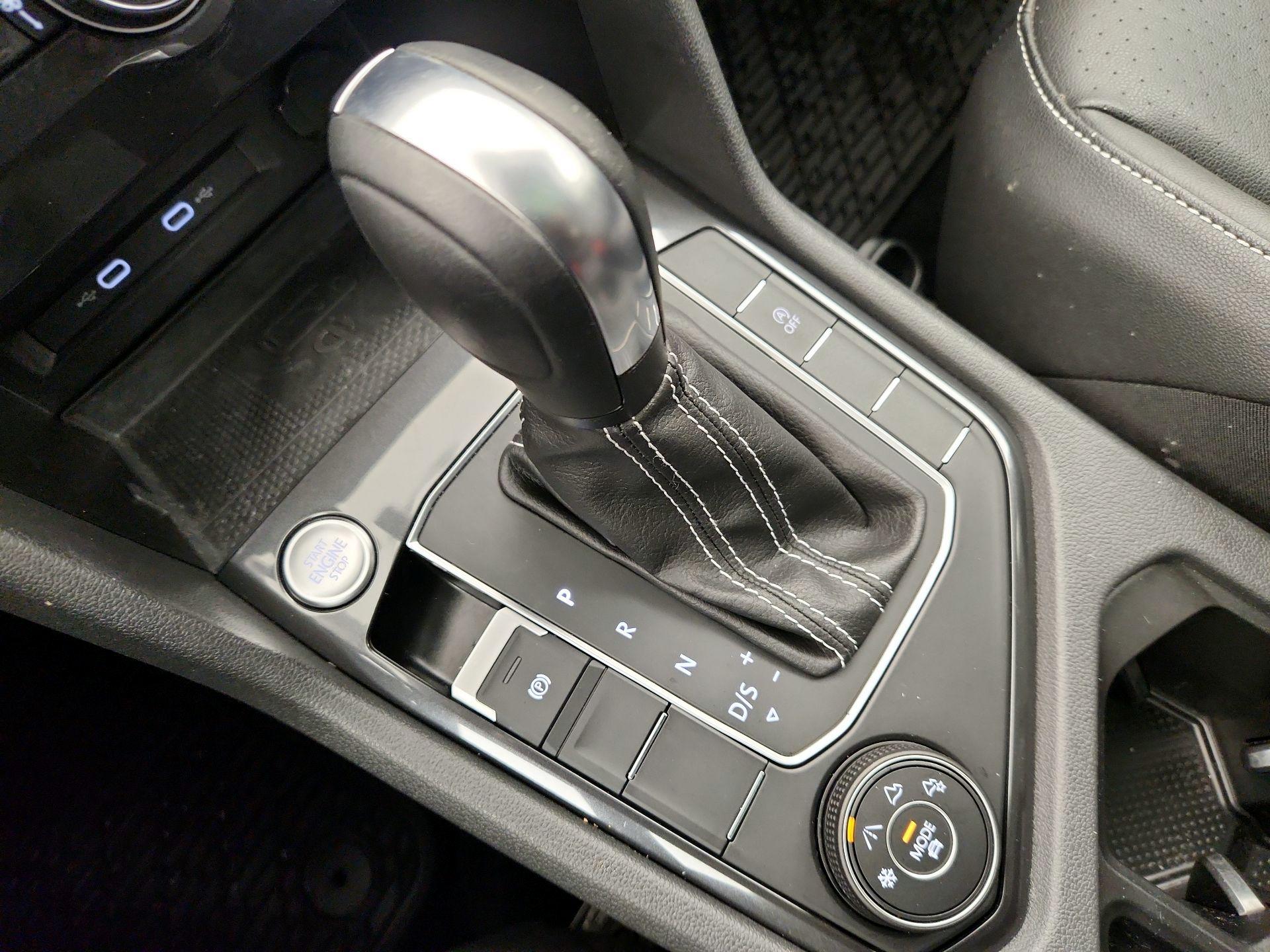 Thumbnail: 2021 Volkswagen Tiguan - 17