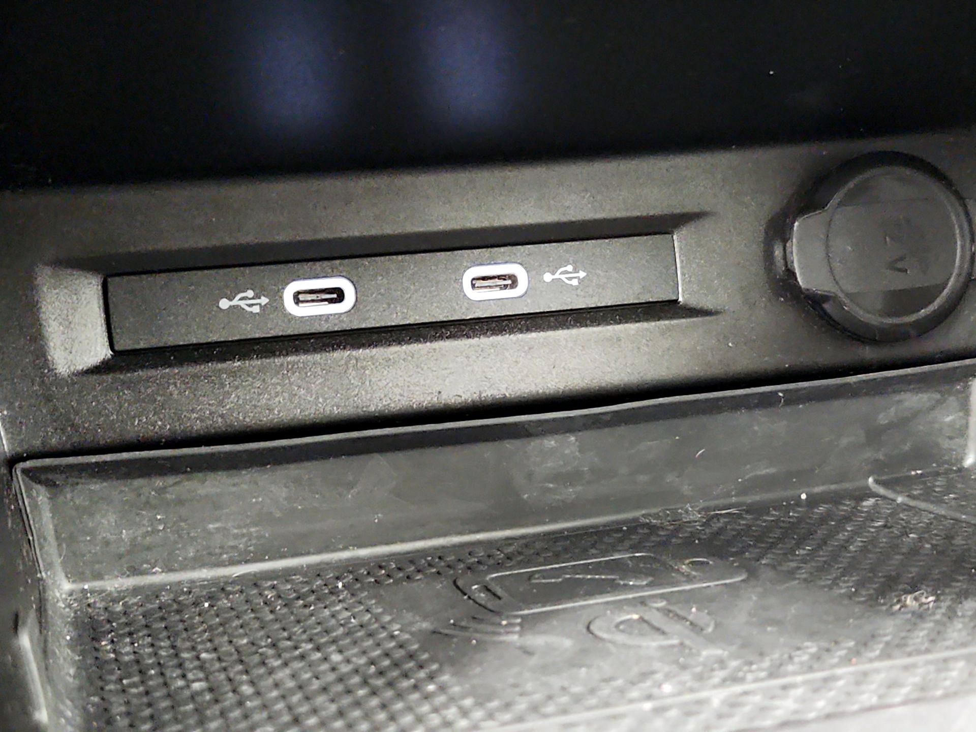 Thumbnail: 2021 Volkswagen Tiguan - 18