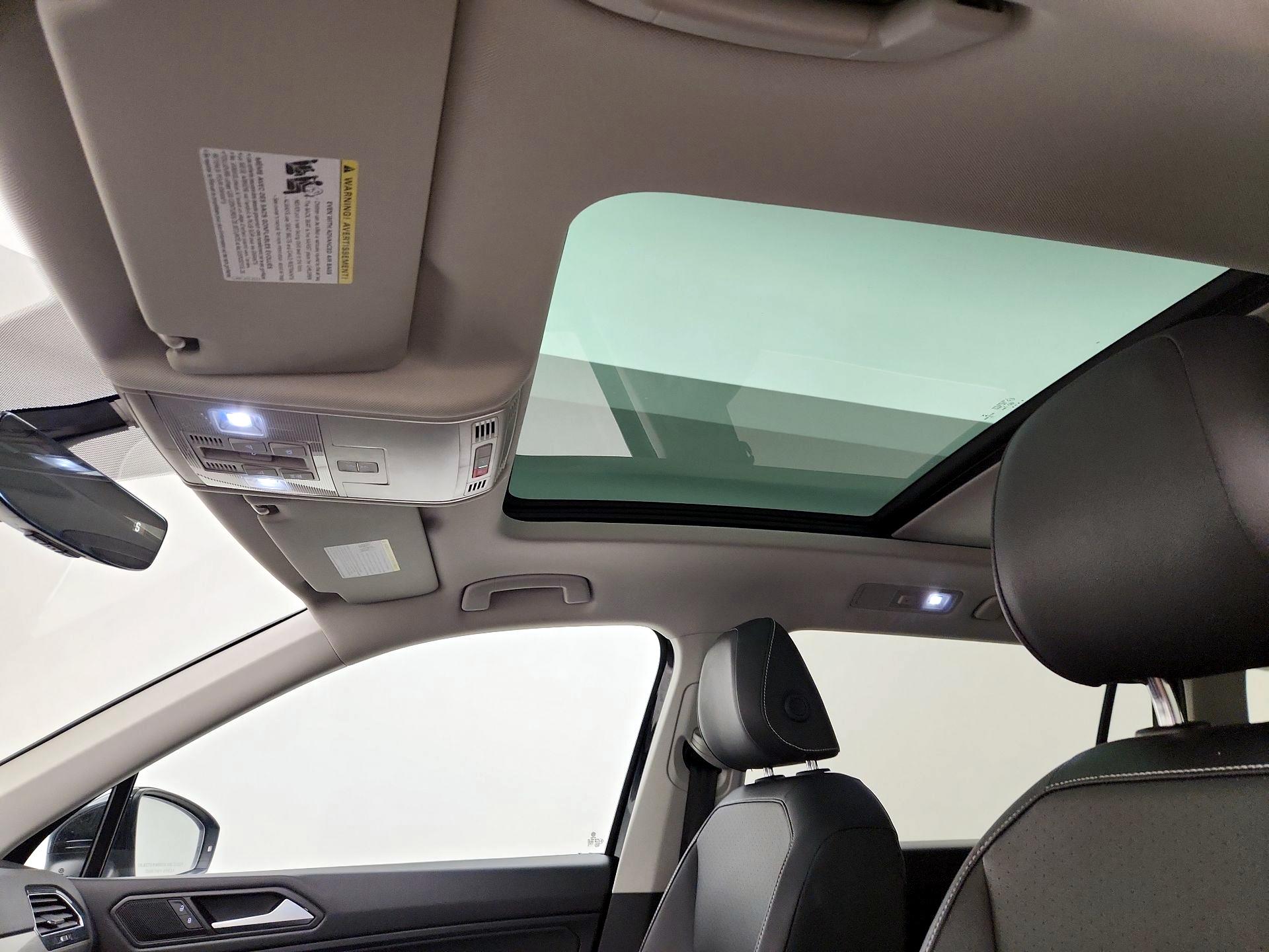 Thumbnail: 2021 Volkswagen Tiguan - 19