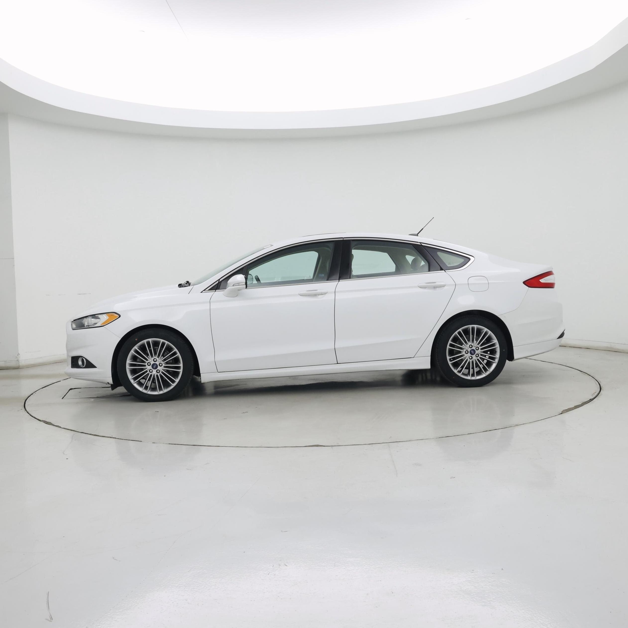 Thumbnail: 2014 Ford Fusion - 3