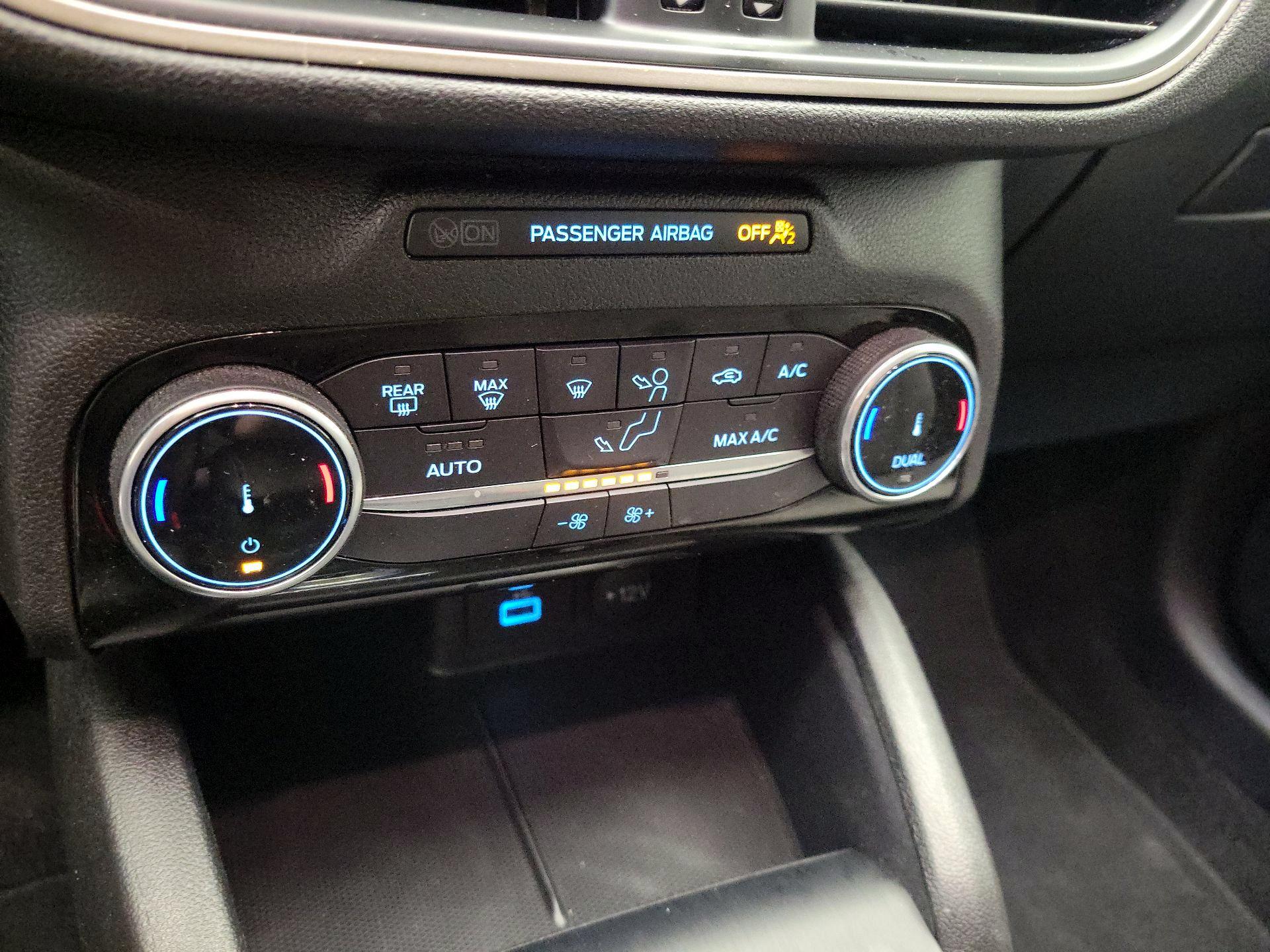 Thumbnail: 2022 Ford Escape - 16