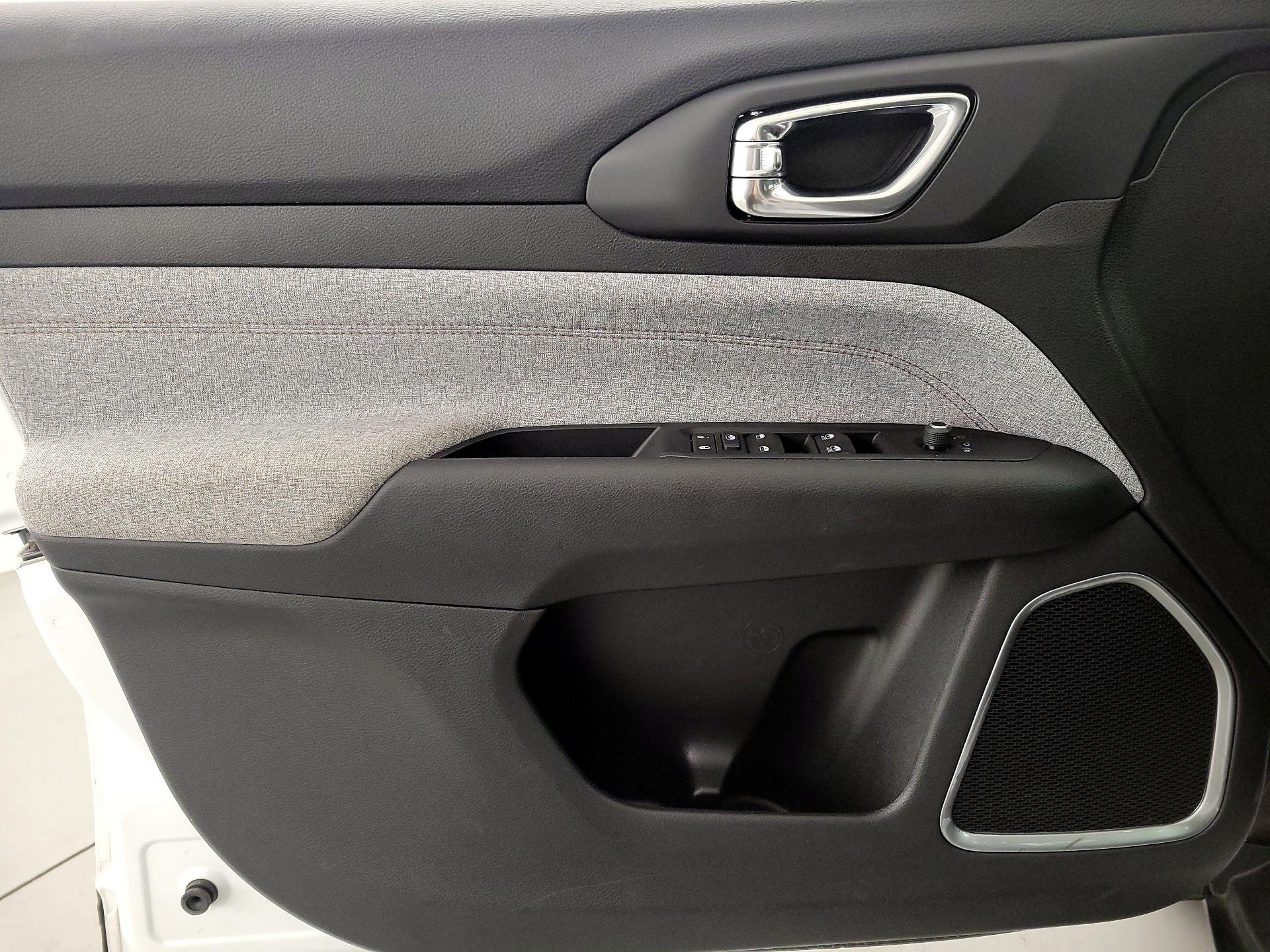 Thumbnail: 2022 Jeep Compass - 12