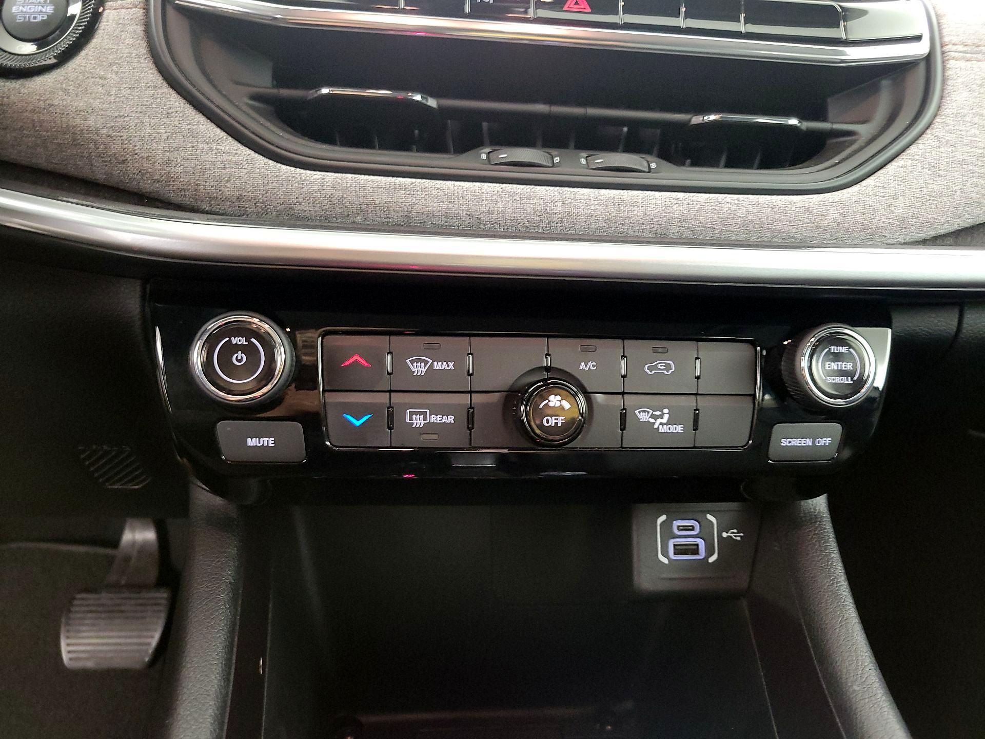 Thumbnail: 2022 Jeep Compass - 16