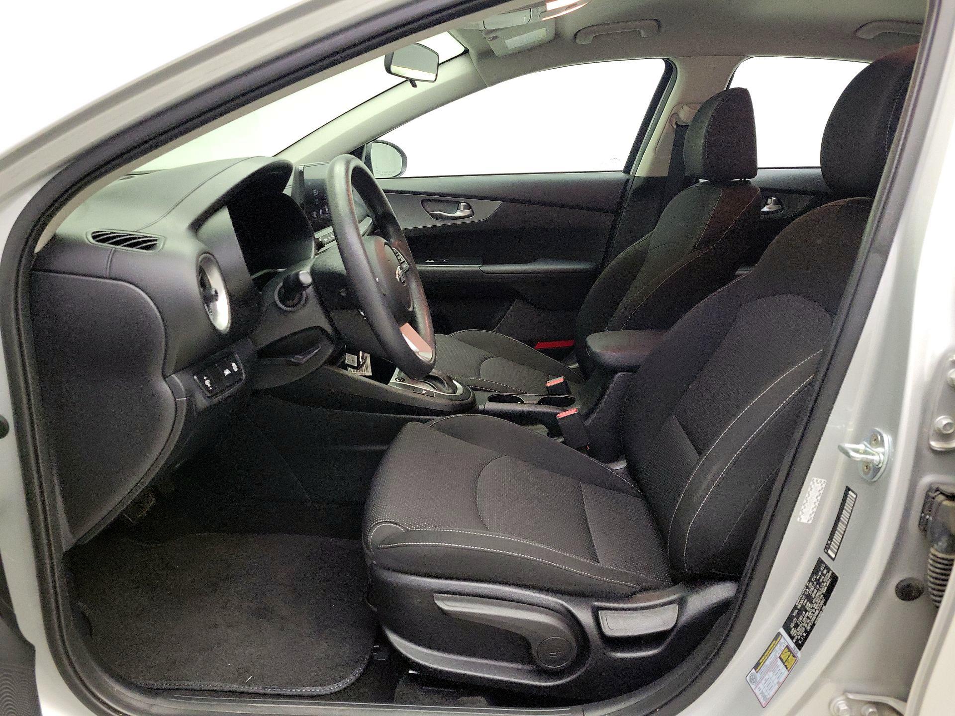 Thumbnail: 2021 Kia Forte - 11