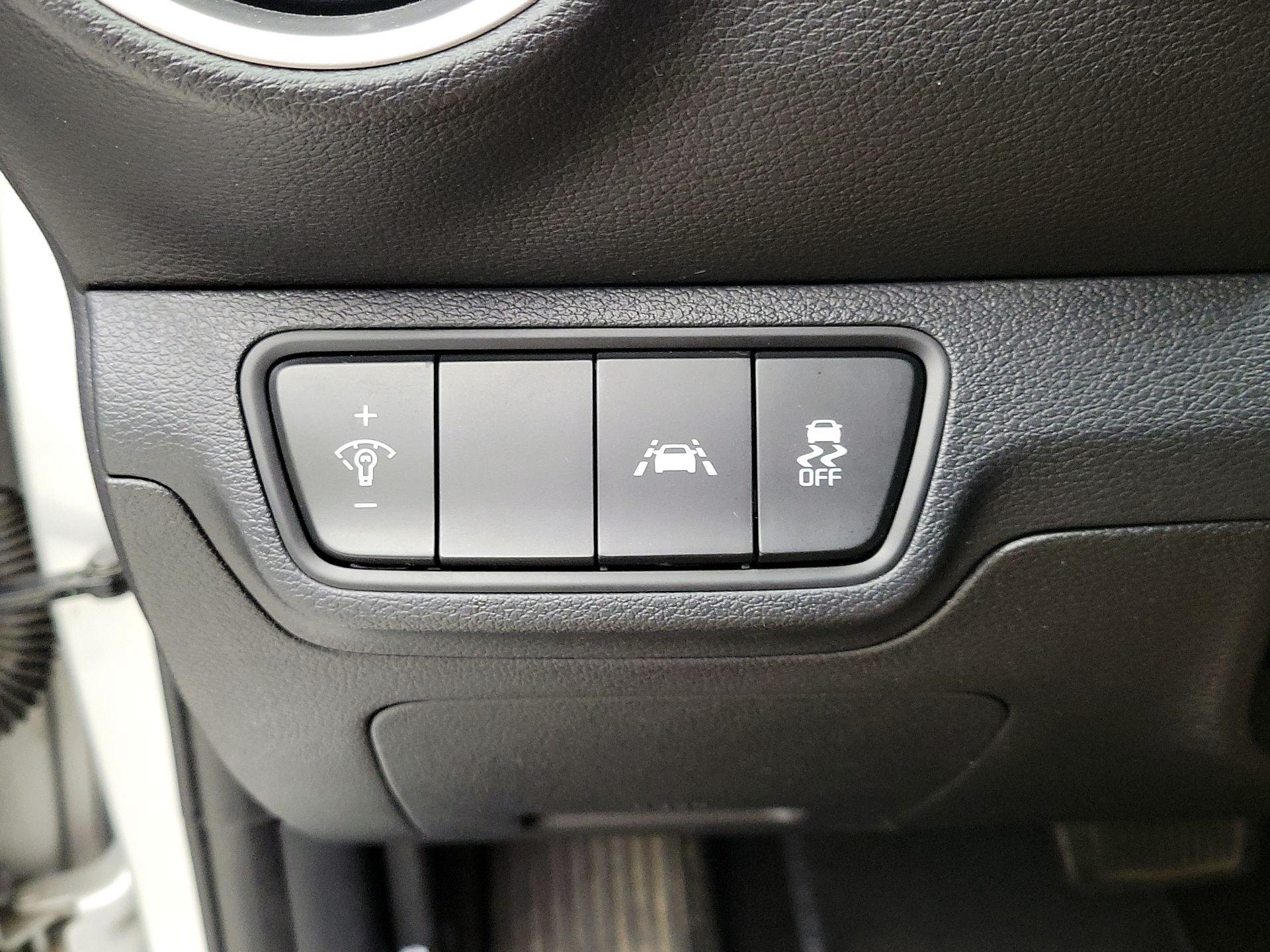 Thumbnail: 2021 Kia Forte - 13