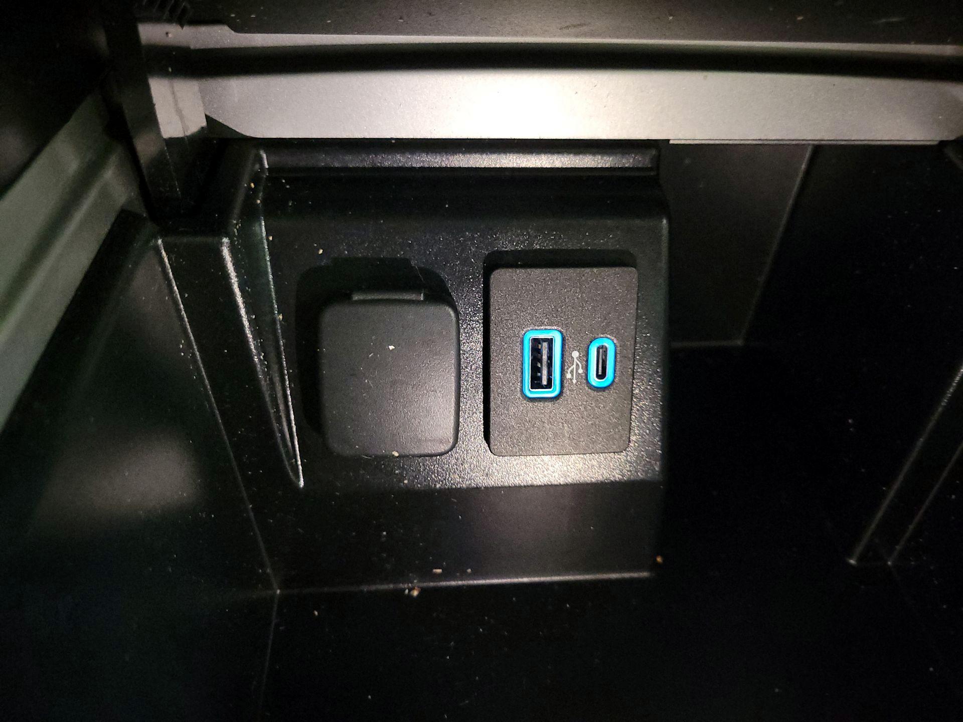 Thumbnail: 2023 Ford Explorer - 18