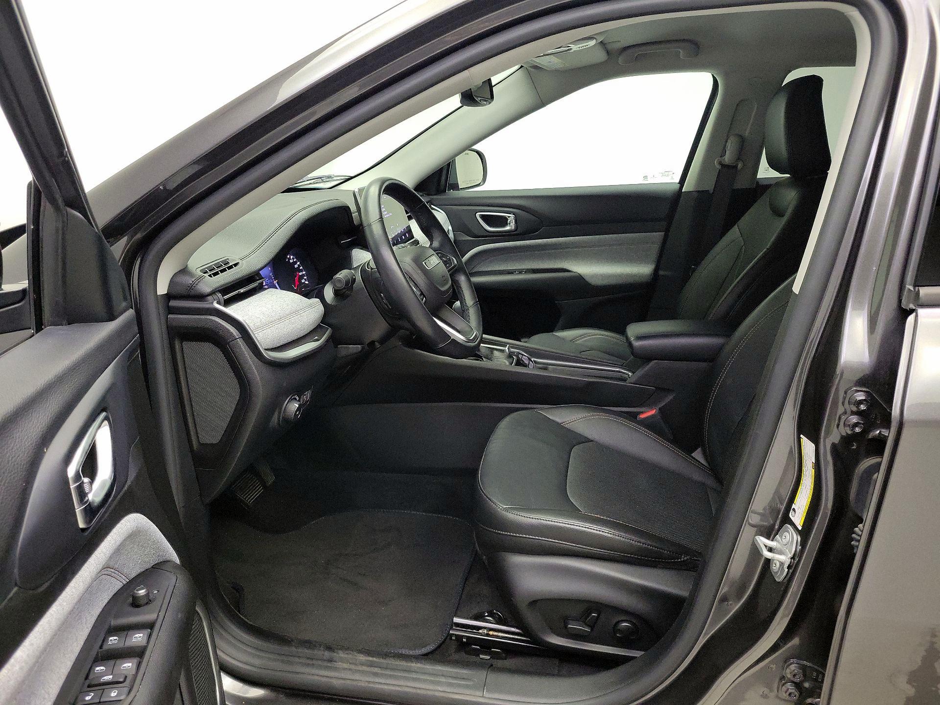 Thumbnail: 2022 Jeep Compass - 11