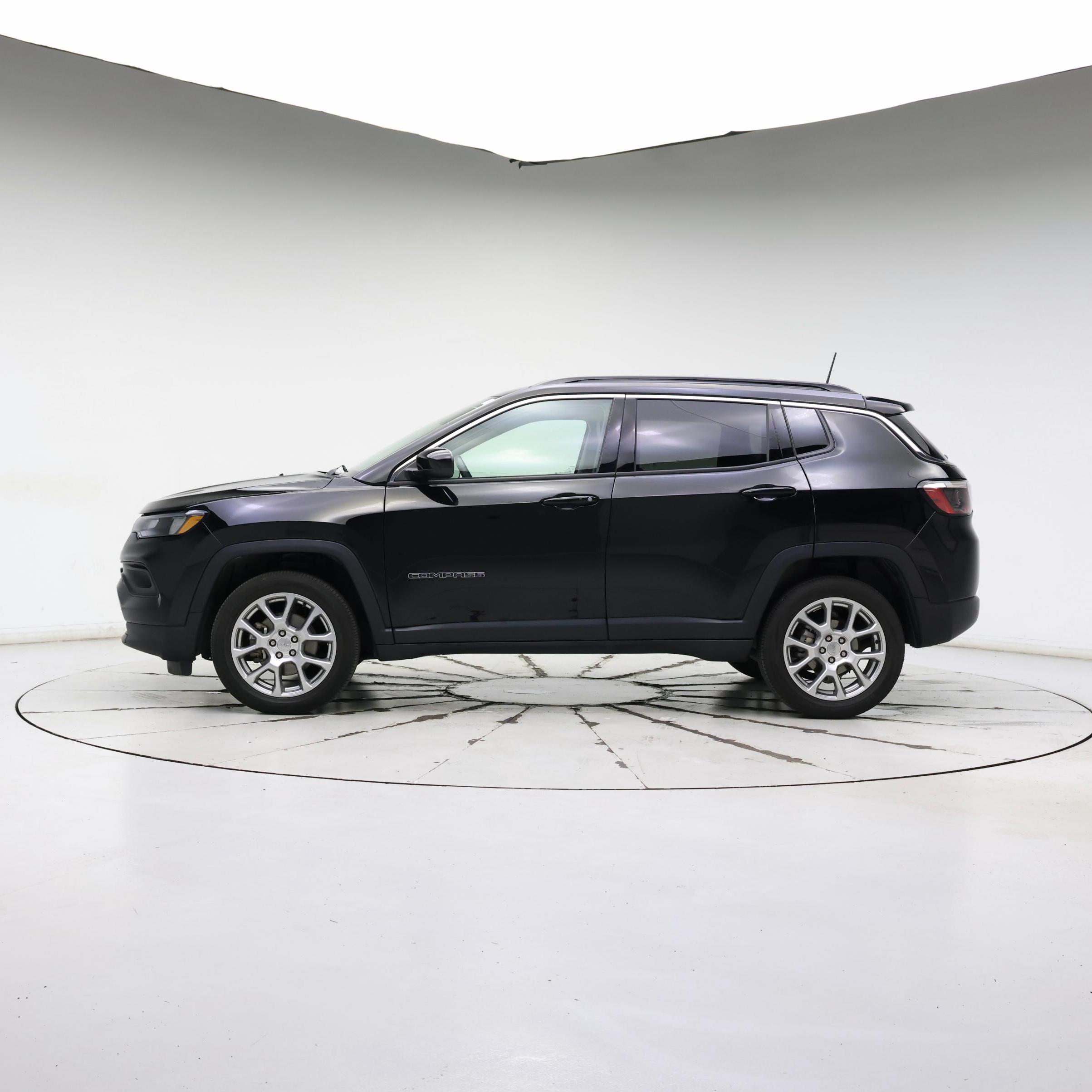 Thumbnail: 2022 Jeep Compass - 3
