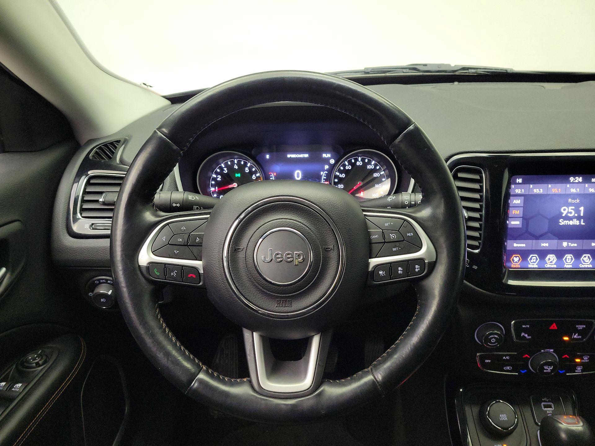 Thumbnail: 2021 Jeep Compass - 10