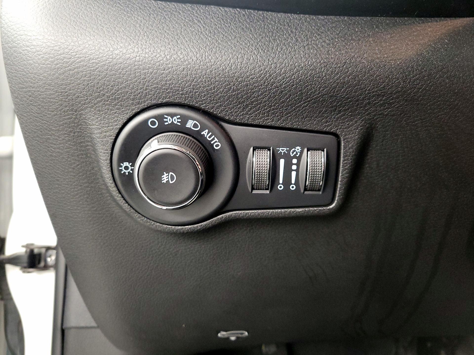 Thumbnail: 2022 Jeep Compass - 13