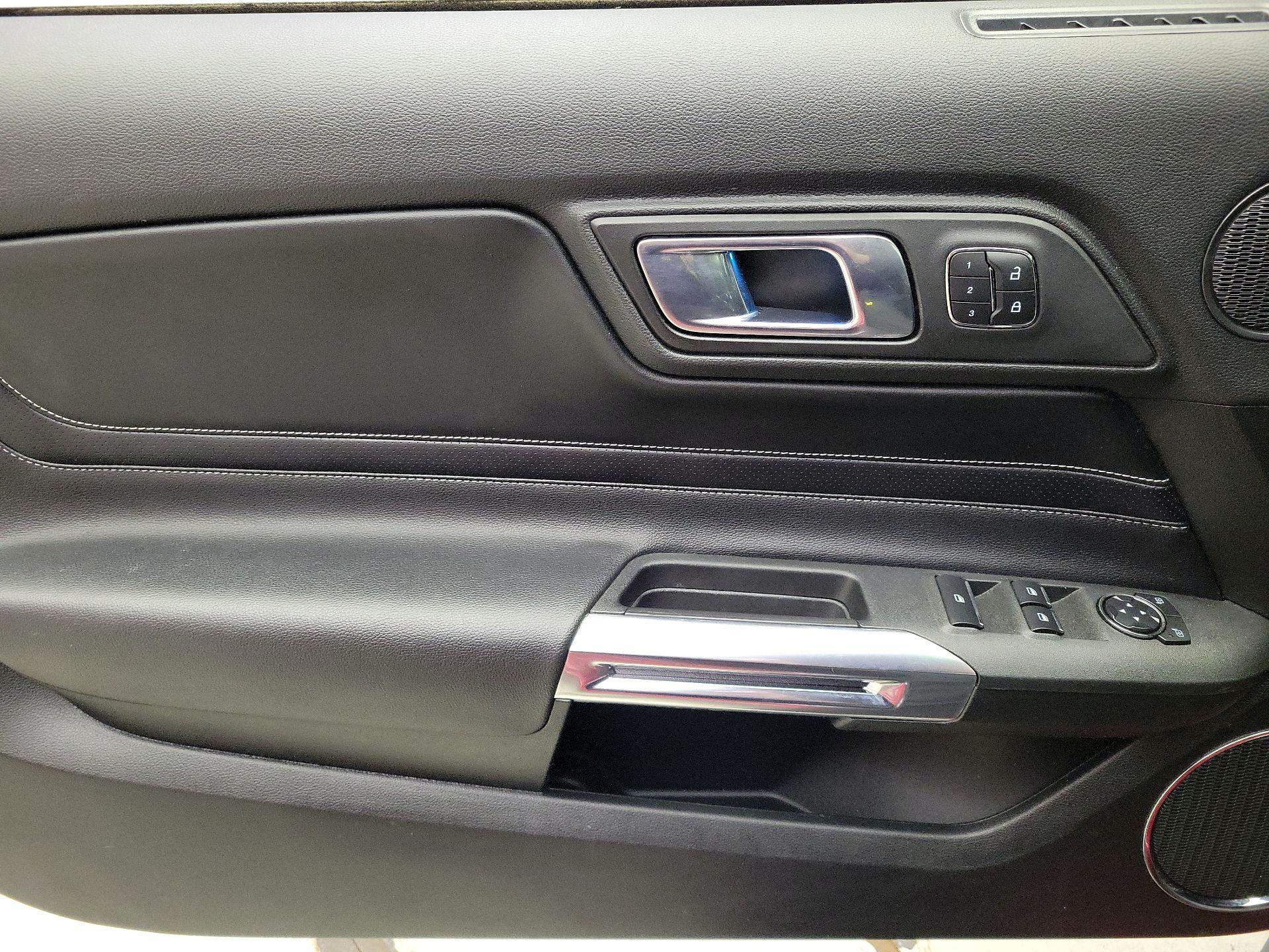 Thumbnail: 2022 Ford Mustang - 12