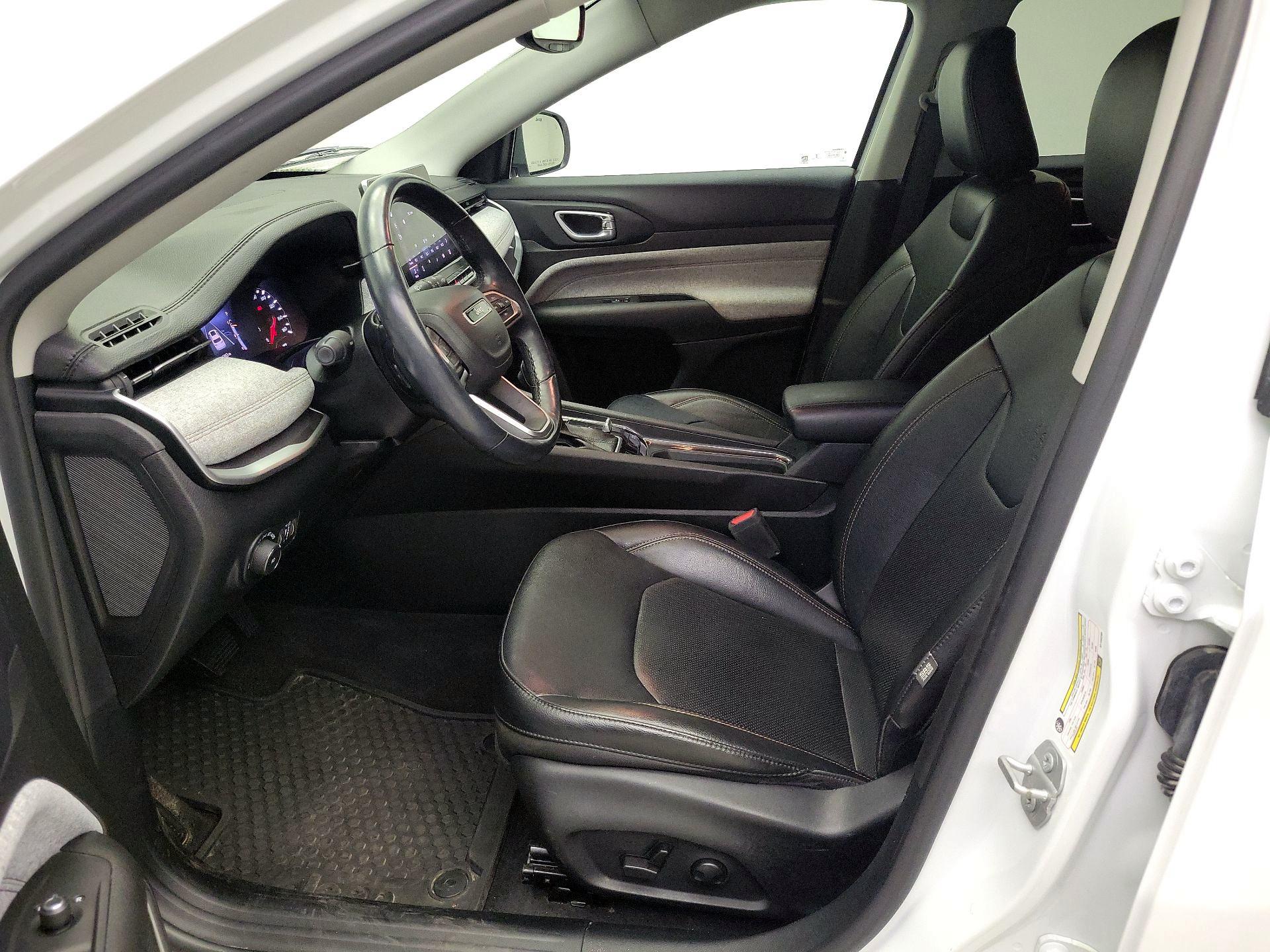 Thumbnail: 2022 Jeep Compass - 11