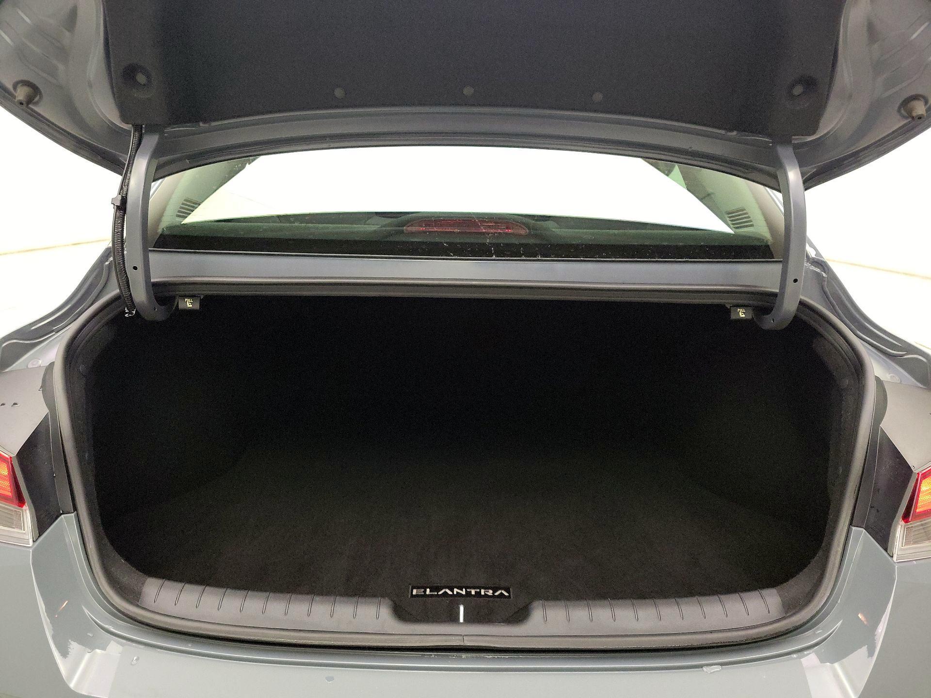 Thumbnail: 2023 Hyundai Elantra - 20