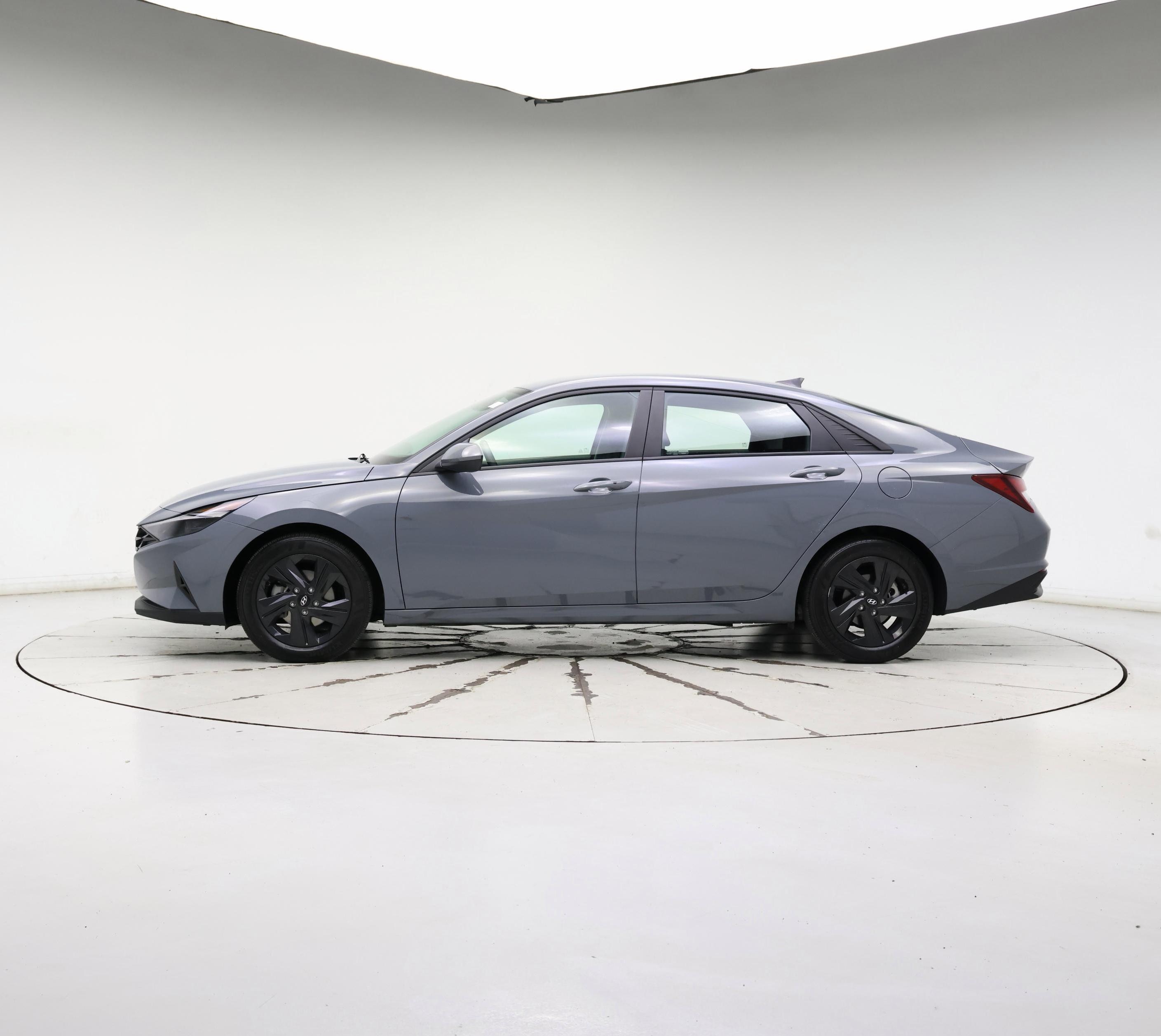 Thumbnail: 2023 Hyundai Elantra - 3