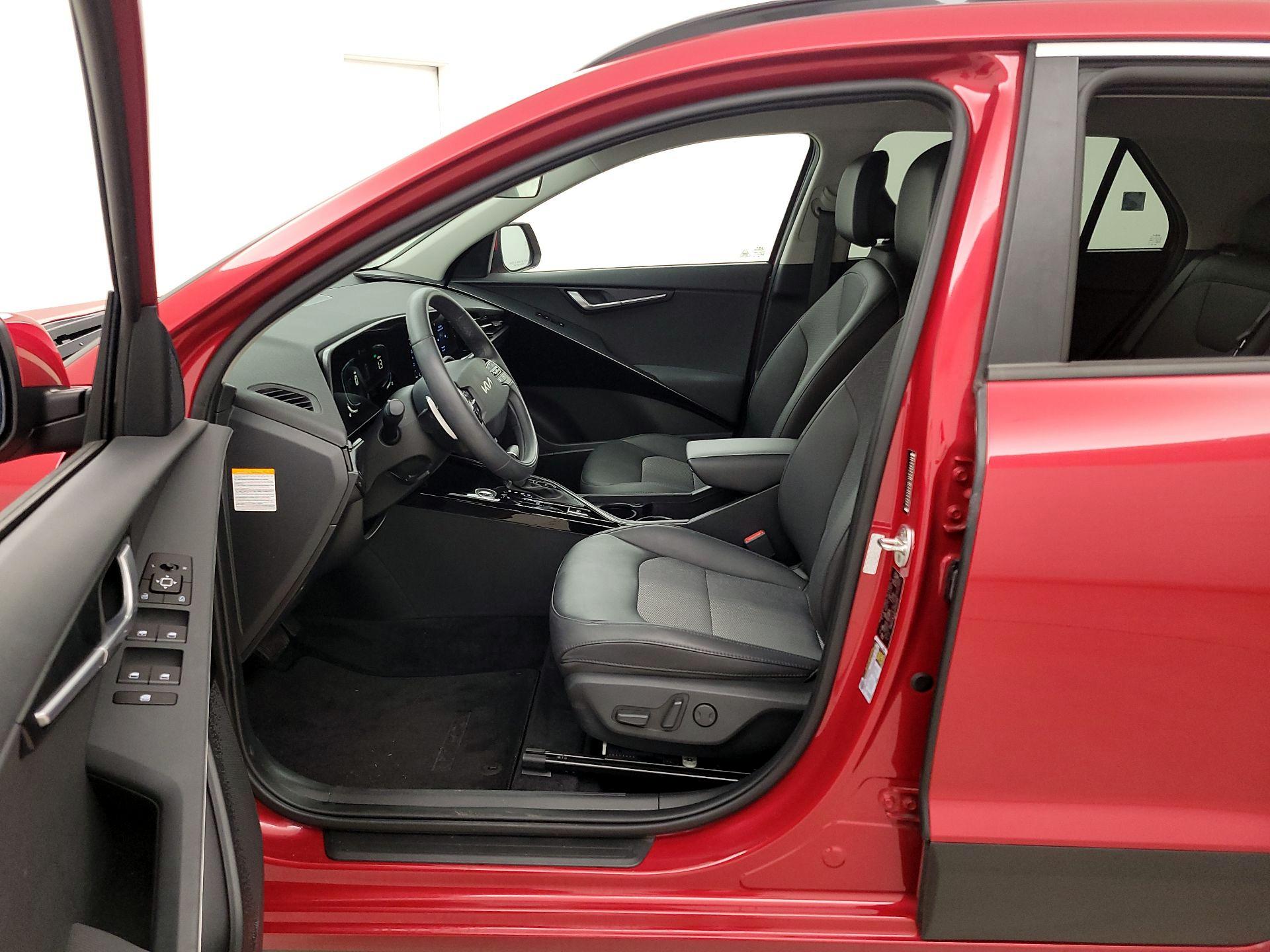 Thumbnail: 2023 Kia Niro - 11