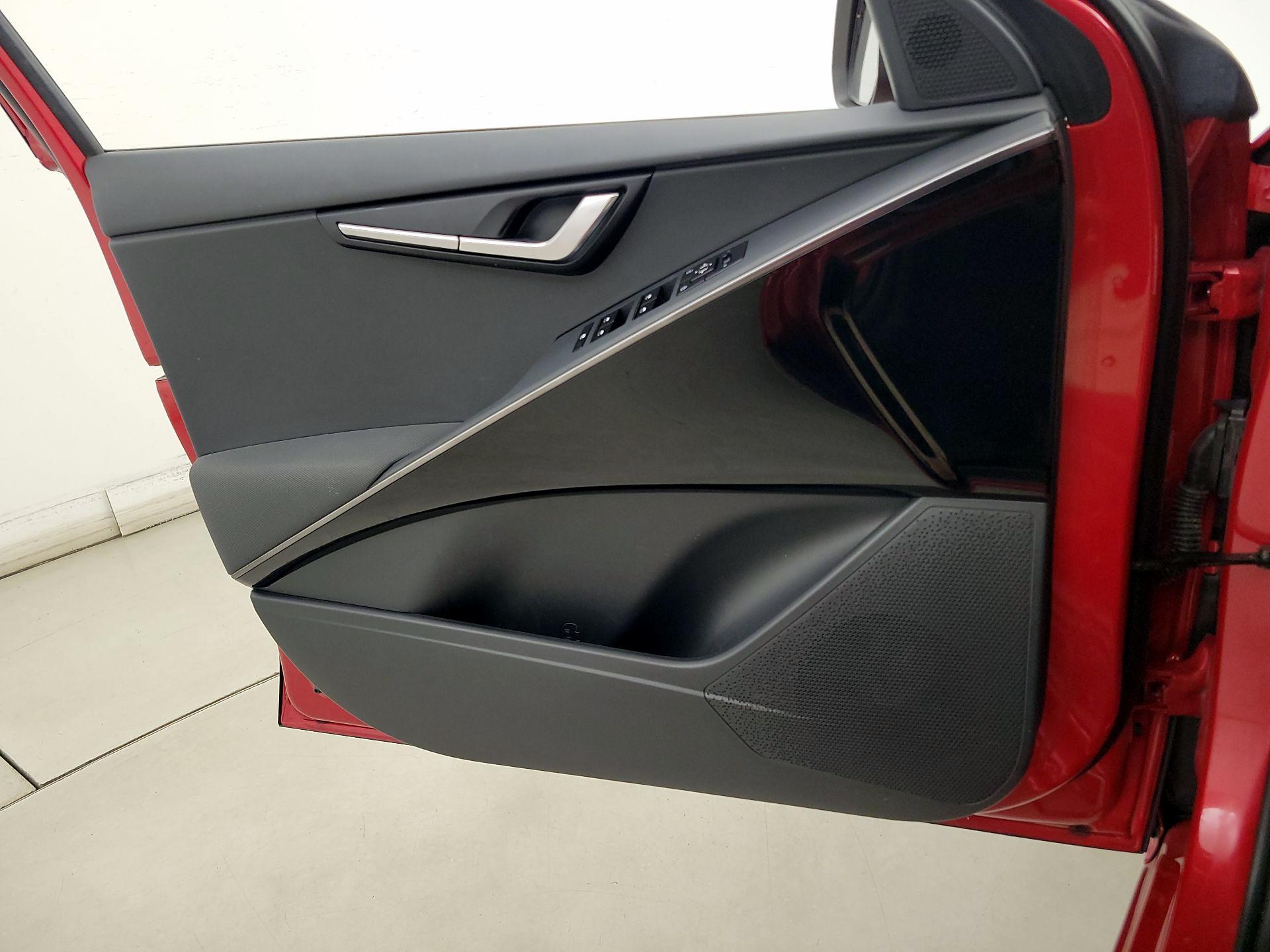 Thumbnail: 2023 Kia Niro - 12