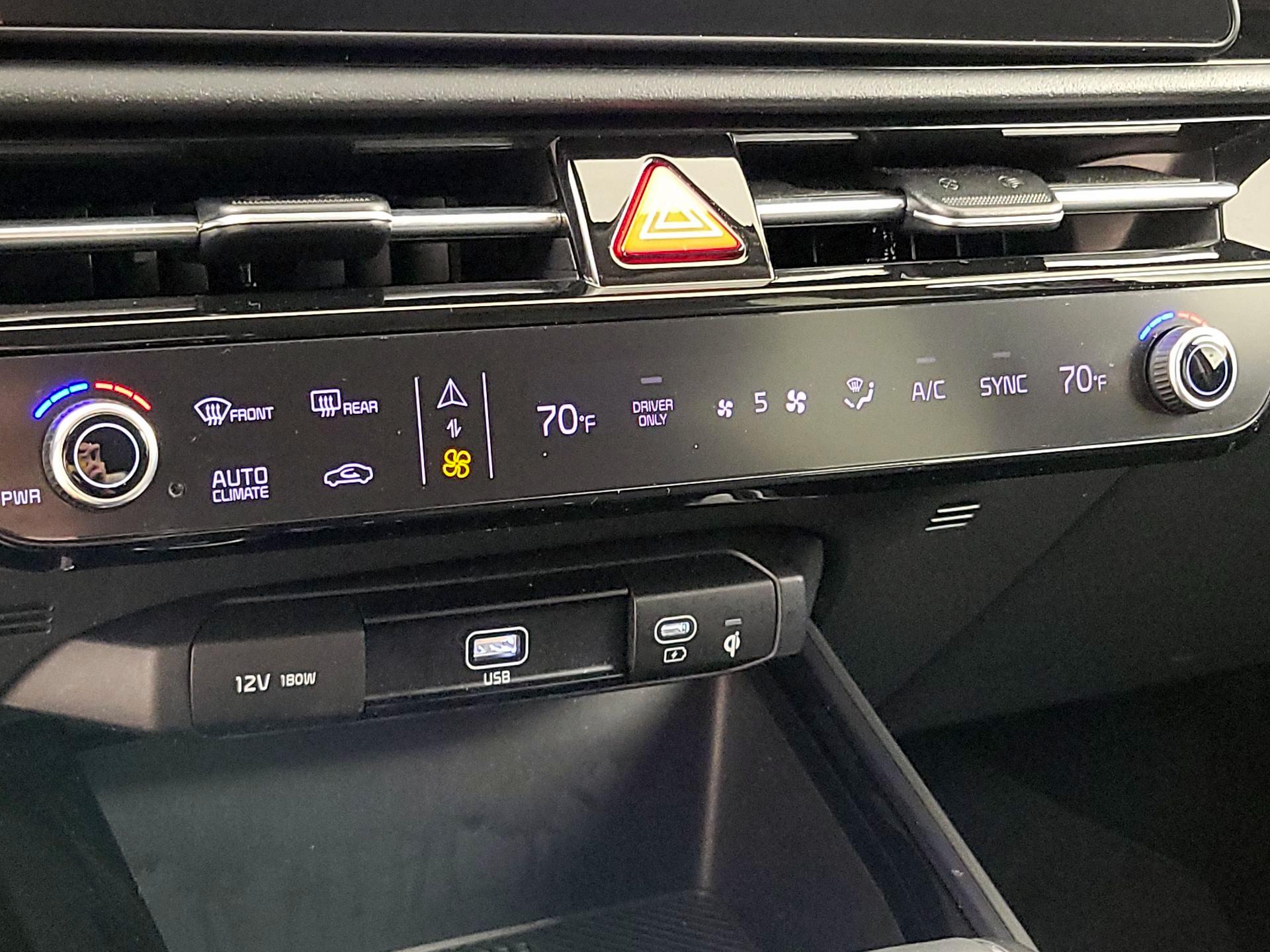 Thumbnail: 2023 Kia Niro - 17