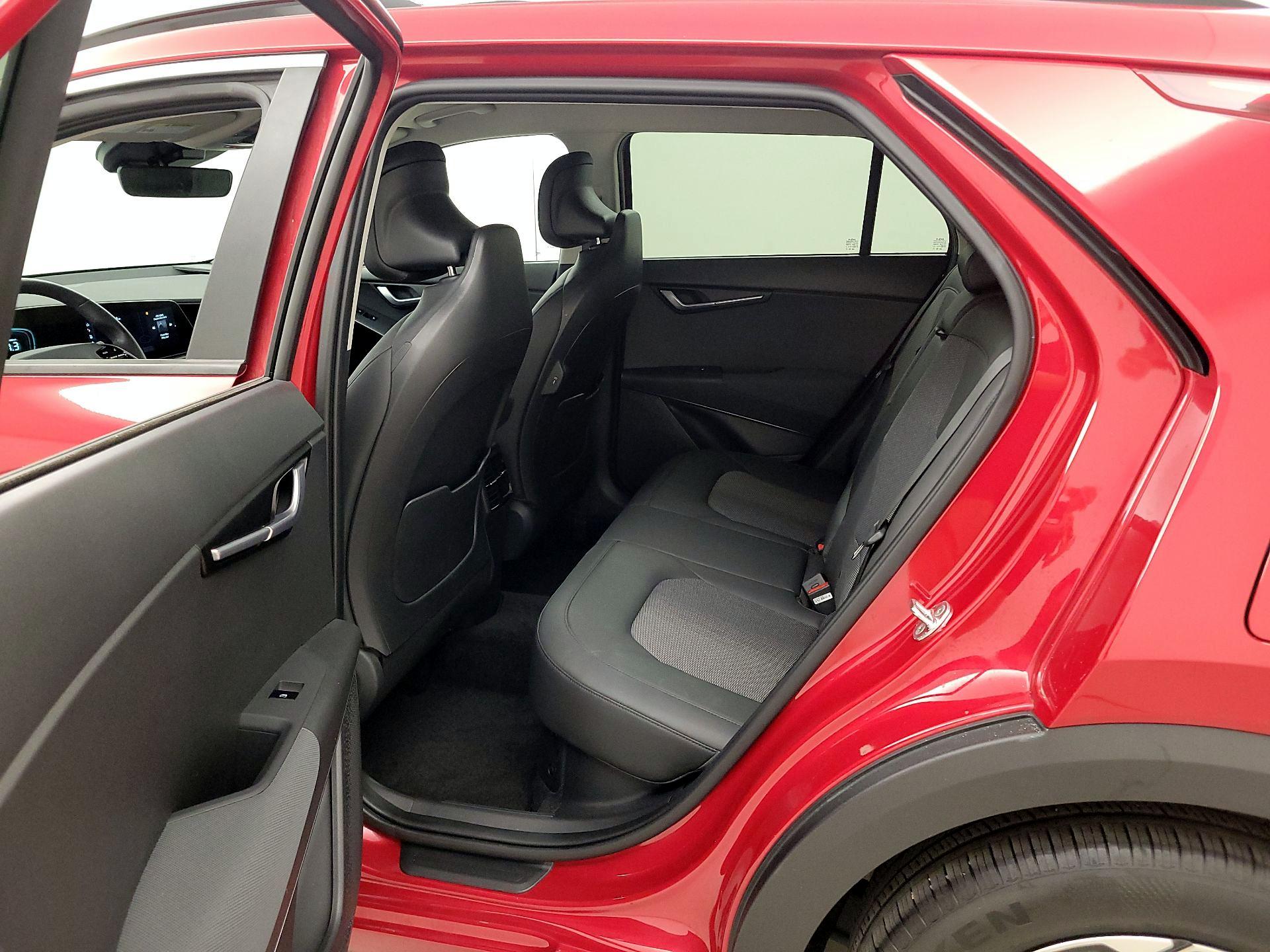 Thumbnail: 2023 Kia Niro - 20