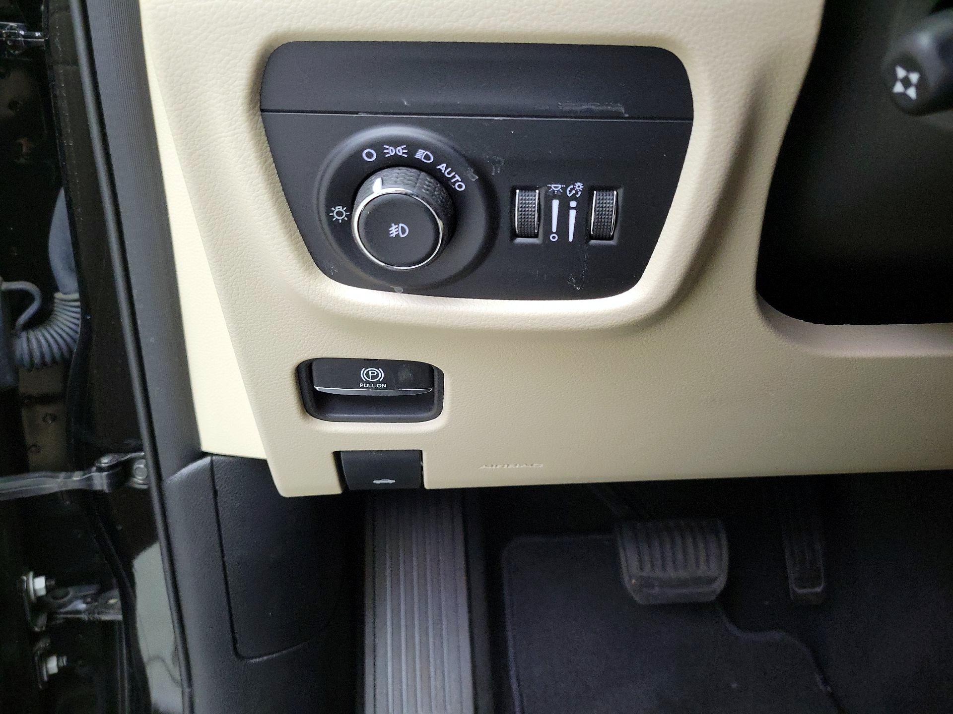 Thumbnail: 2023 Jeep Grand Cherokee - 13