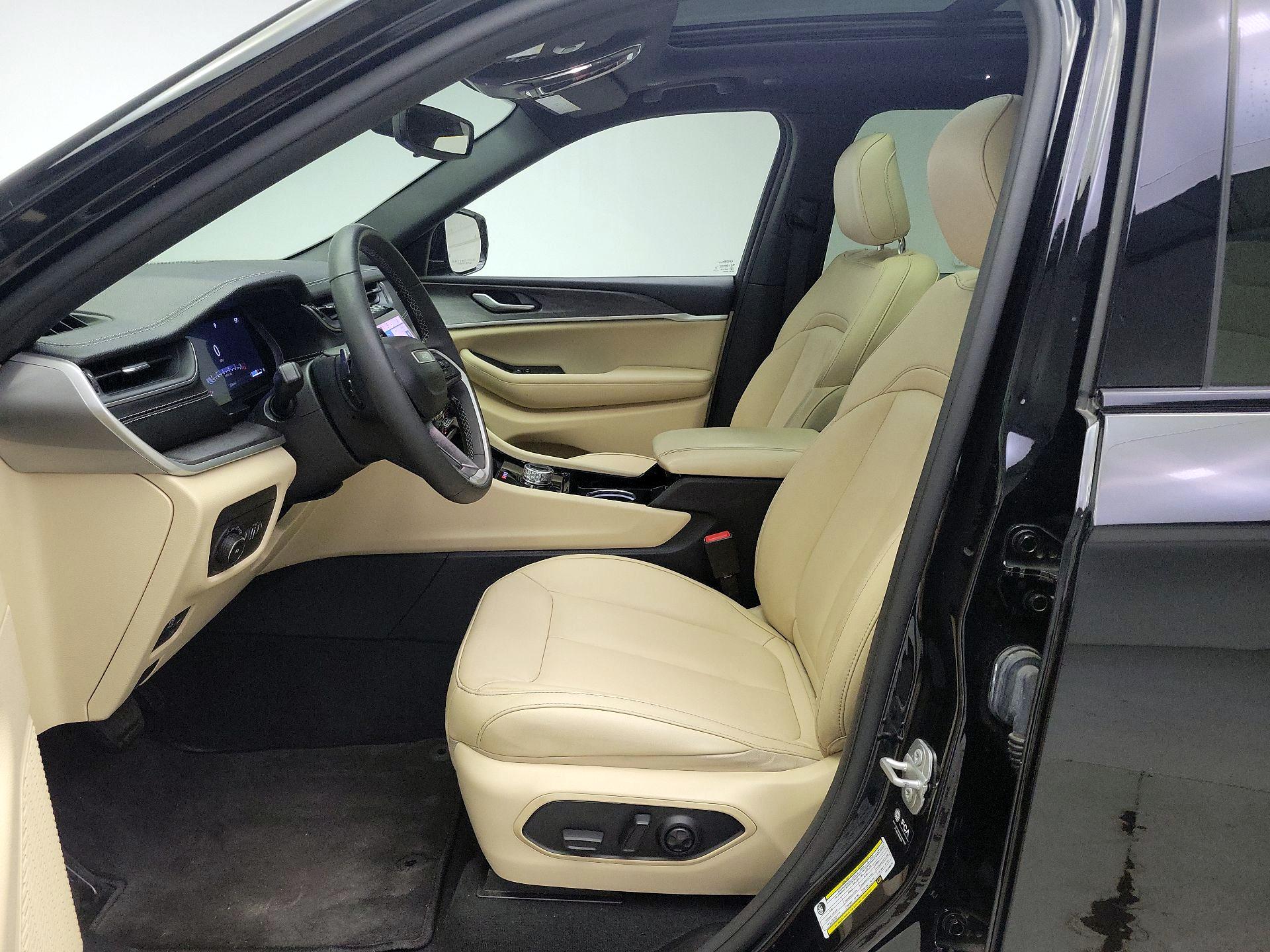 Thumbnail: 2023 Jeep Grand Cherokee L - 11