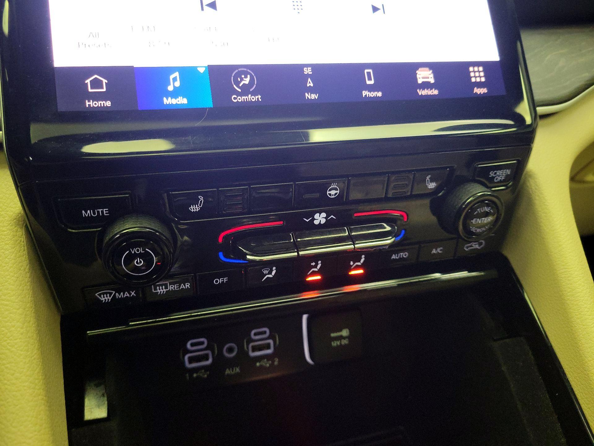 Thumbnail: 2023 Jeep Grand Cherokee L - 17