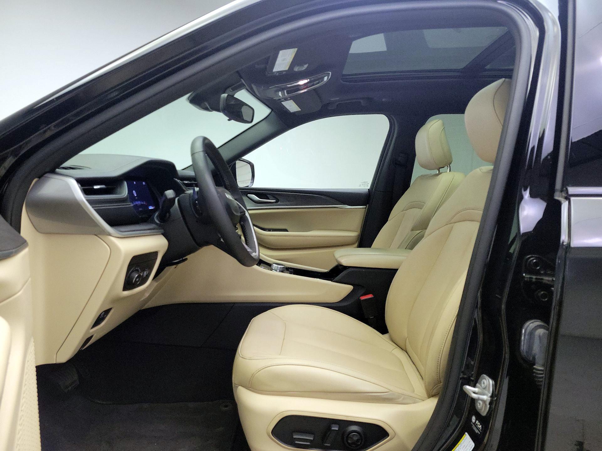 Thumbnail: 2023 Jeep Grand Cherokee L - 20