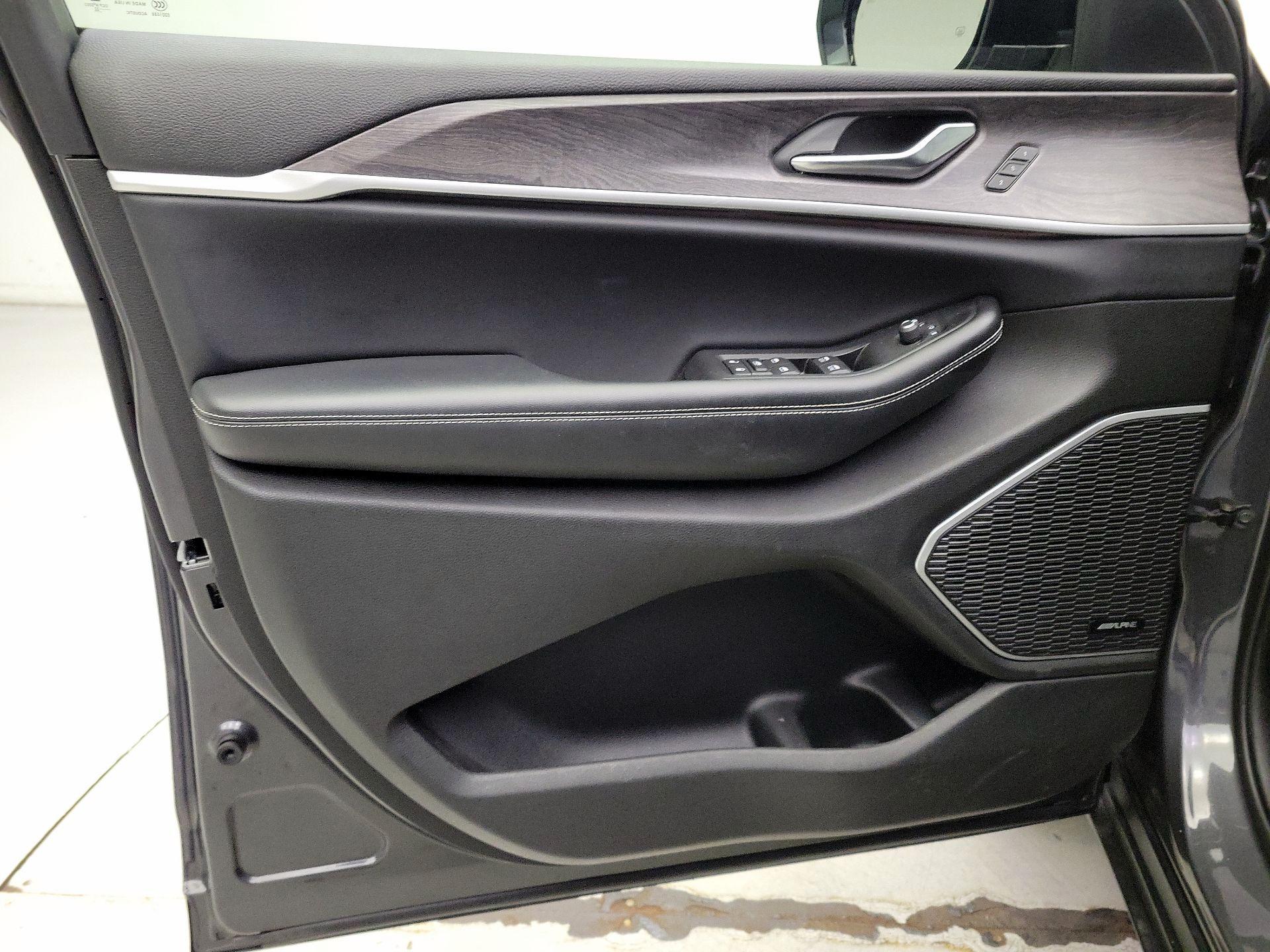 Thumbnail: 2022 Jeep Grand Cherokee L - 10