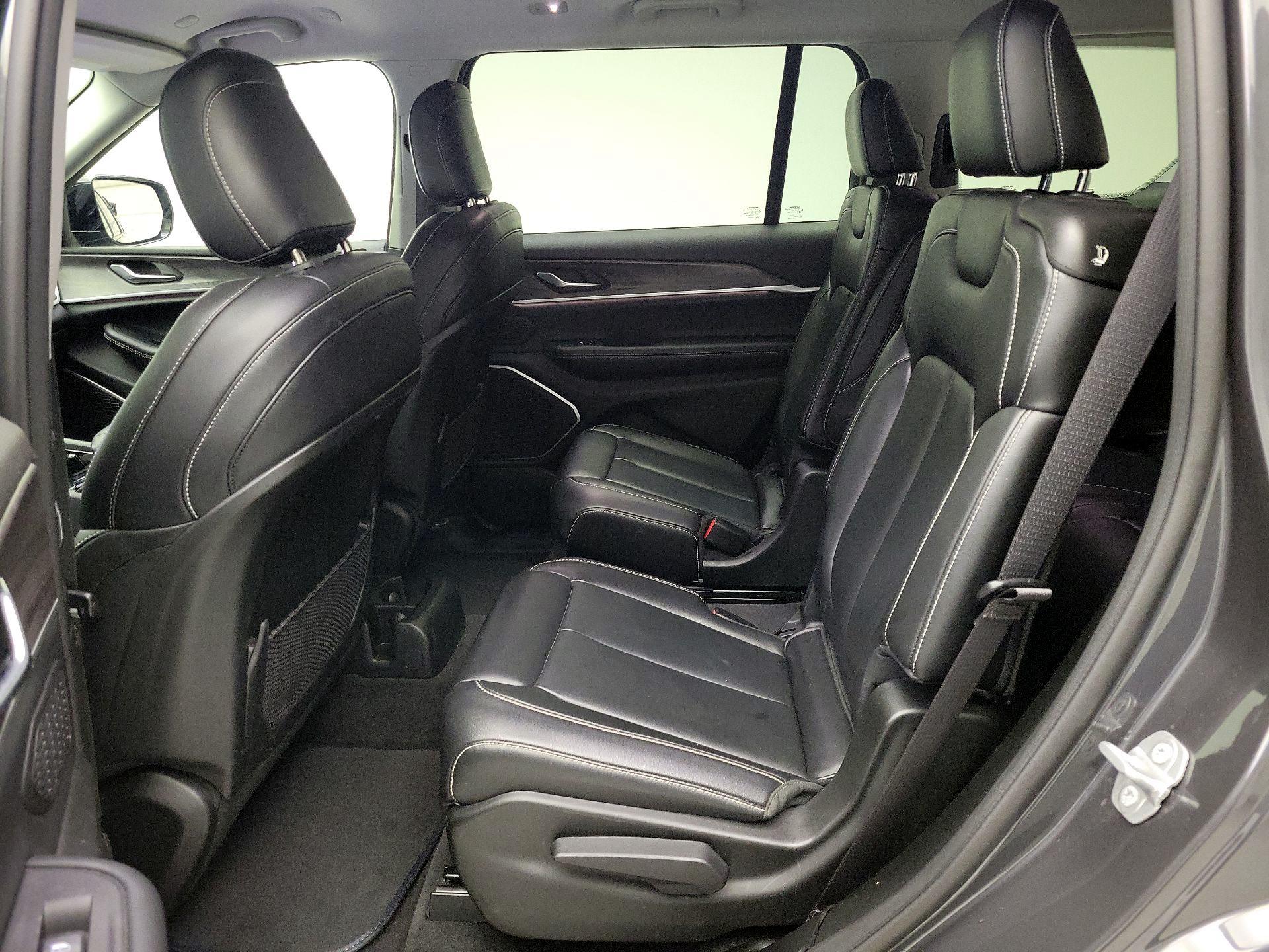 Thumbnail: 2022 Jeep Grand Cherokee L - 18