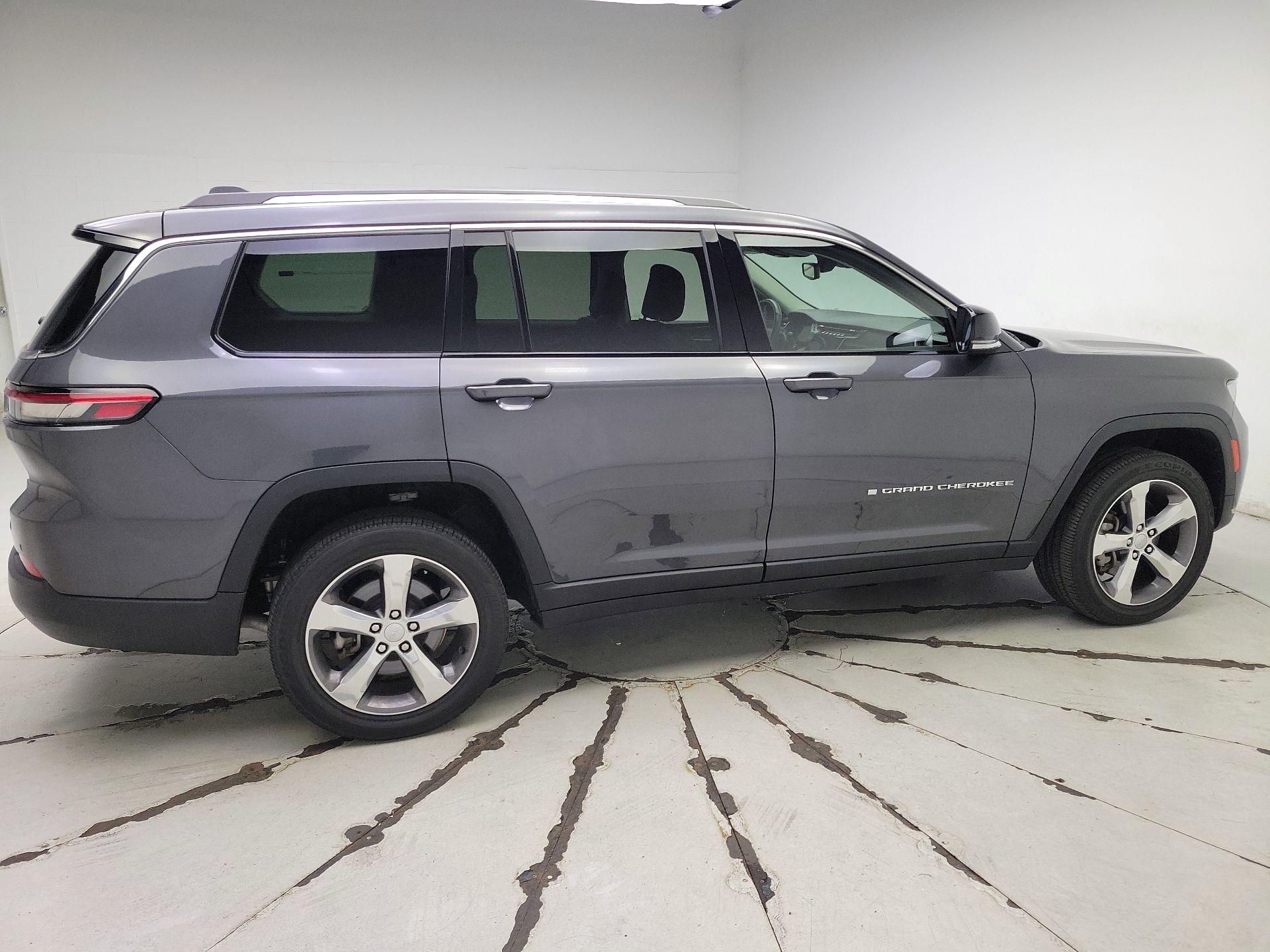 Thumbnail: 2022 Jeep Grand Cherokee L - 4