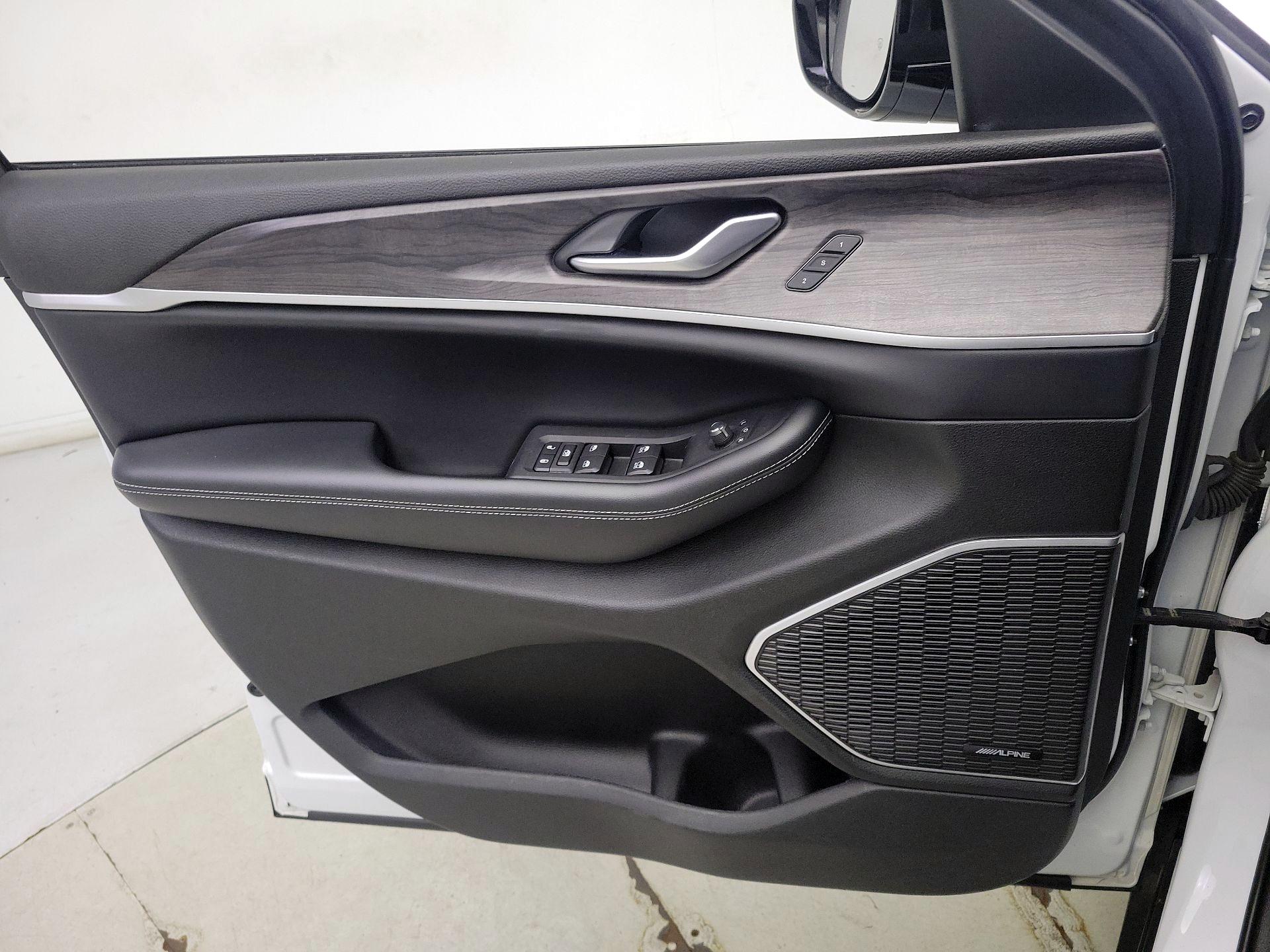 Thumbnail: 2022 Jeep Grand Cherokee L - 12