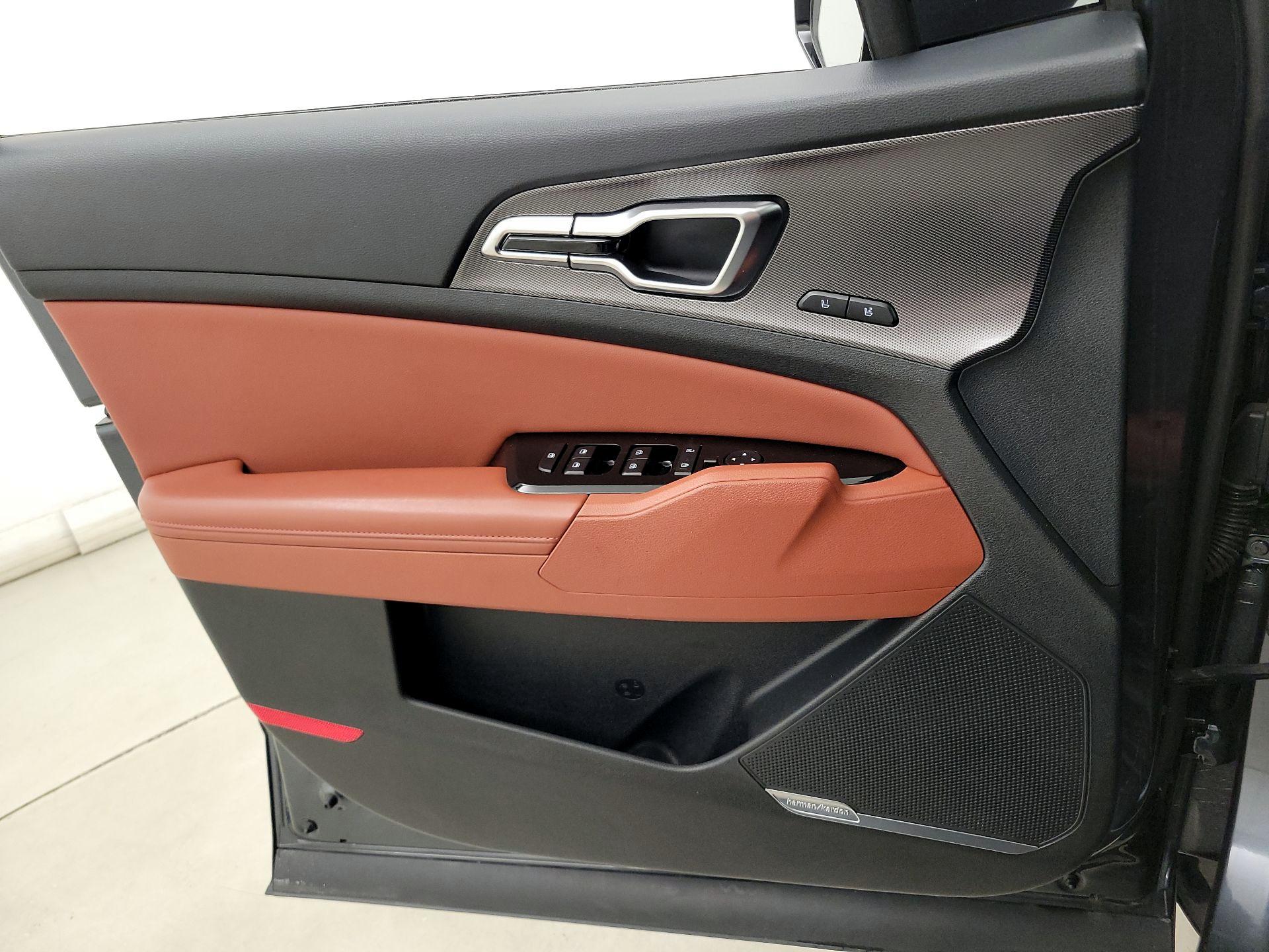 Thumbnail: 2023 Kia Sportage - 12