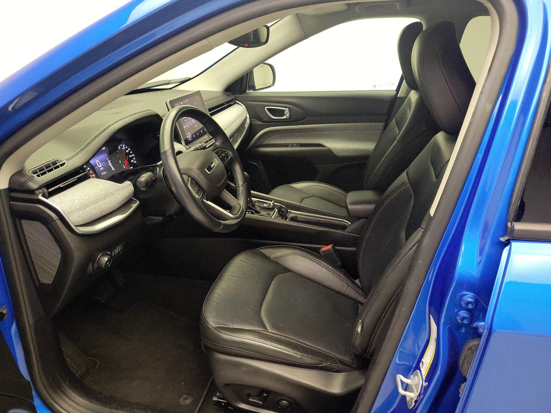 Thumbnail: 2022 Jeep Compass - 11