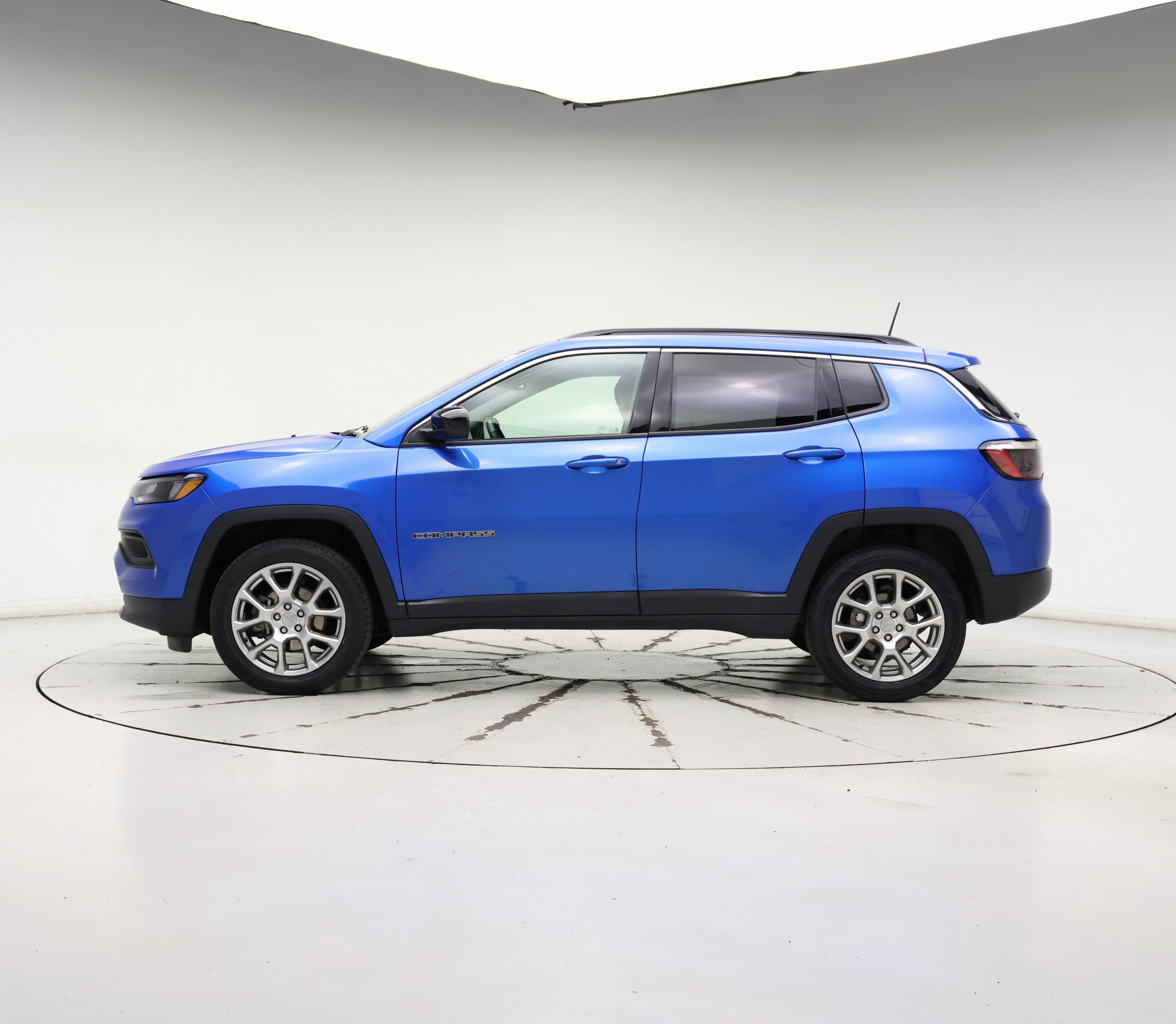 Thumbnail: 2022 Jeep Compass - 3