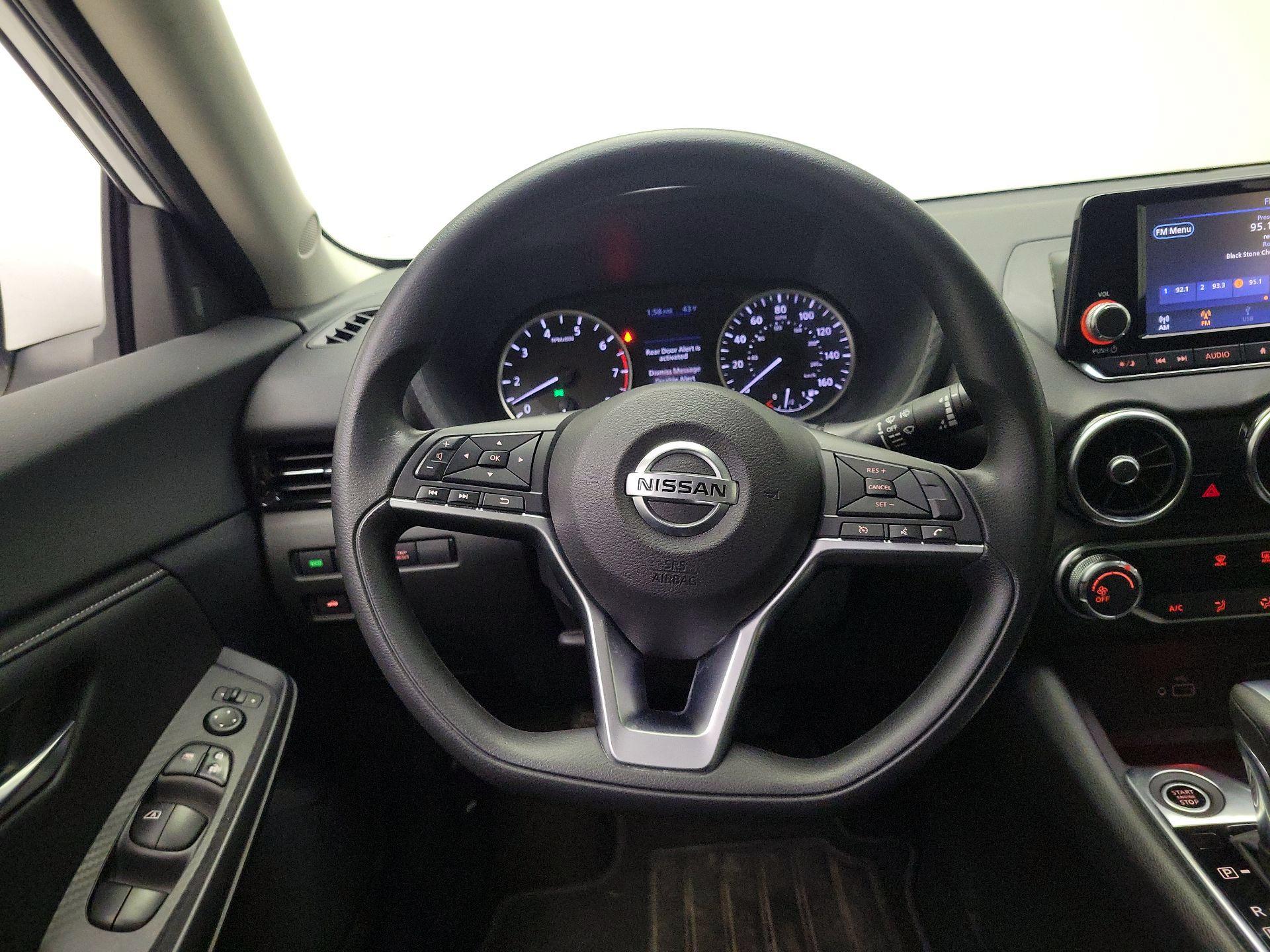 Thumbnail: 2020 Nissan Sentra - 10