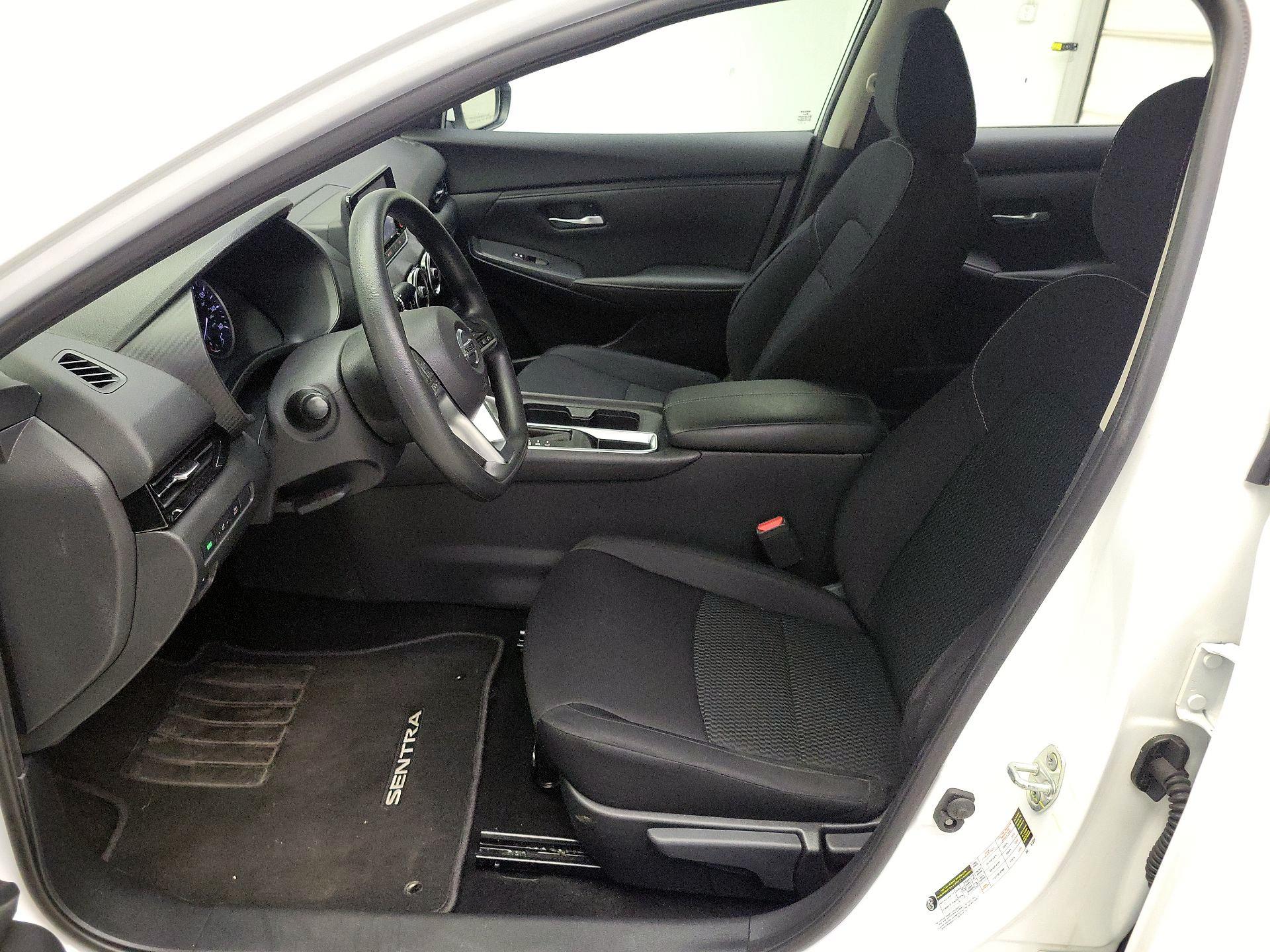 Thumbnail: 2020 Nissan Sentra - 11
