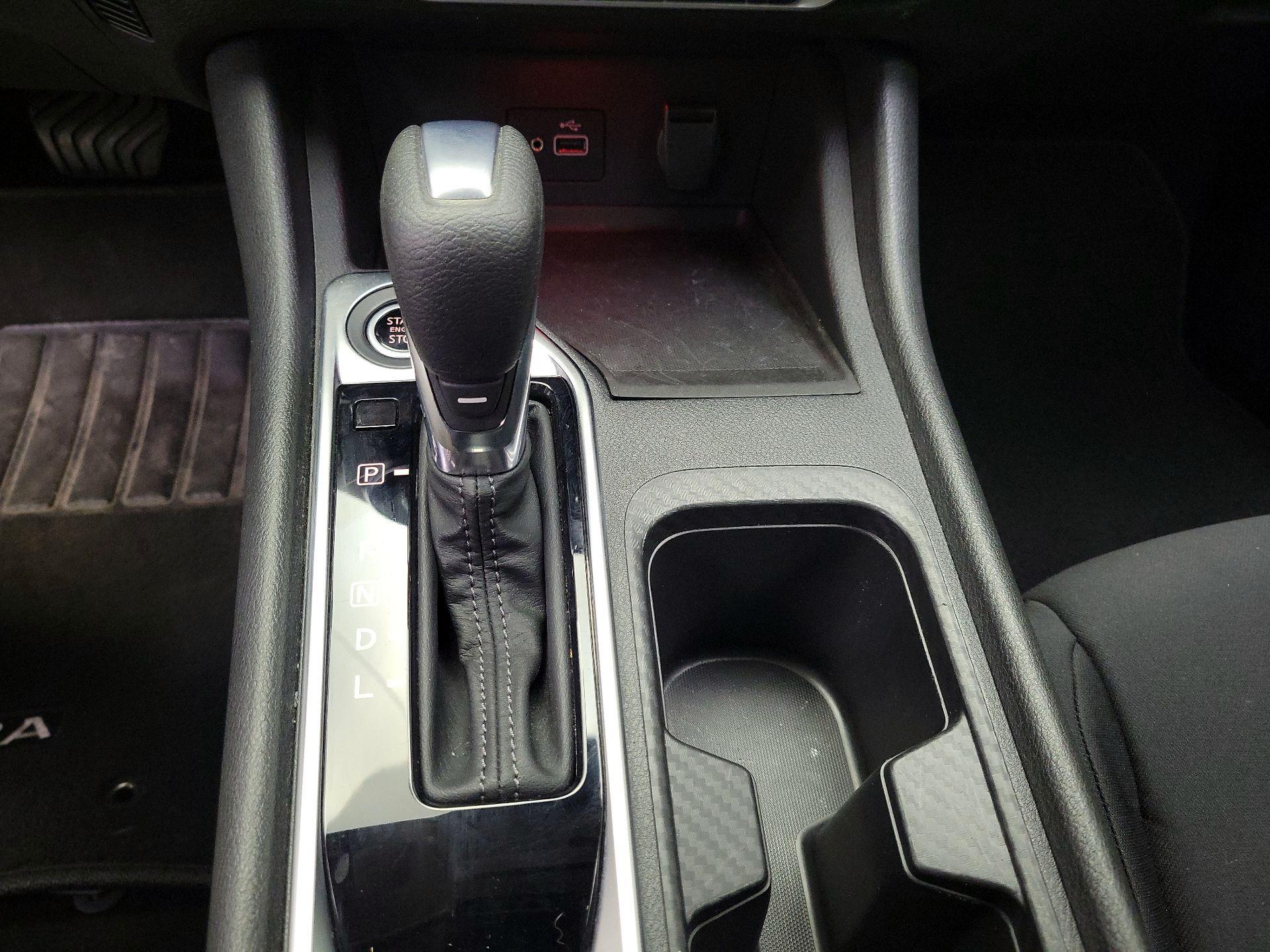 Thumbnail: 2020 Nissan Sentra - 17