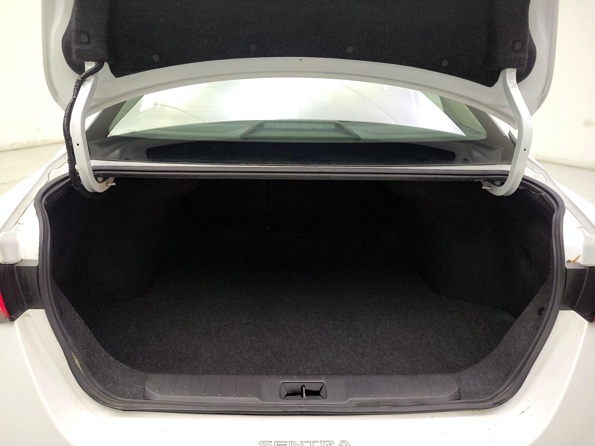 Thumbnail: 2020 Nissan Sentra - 20