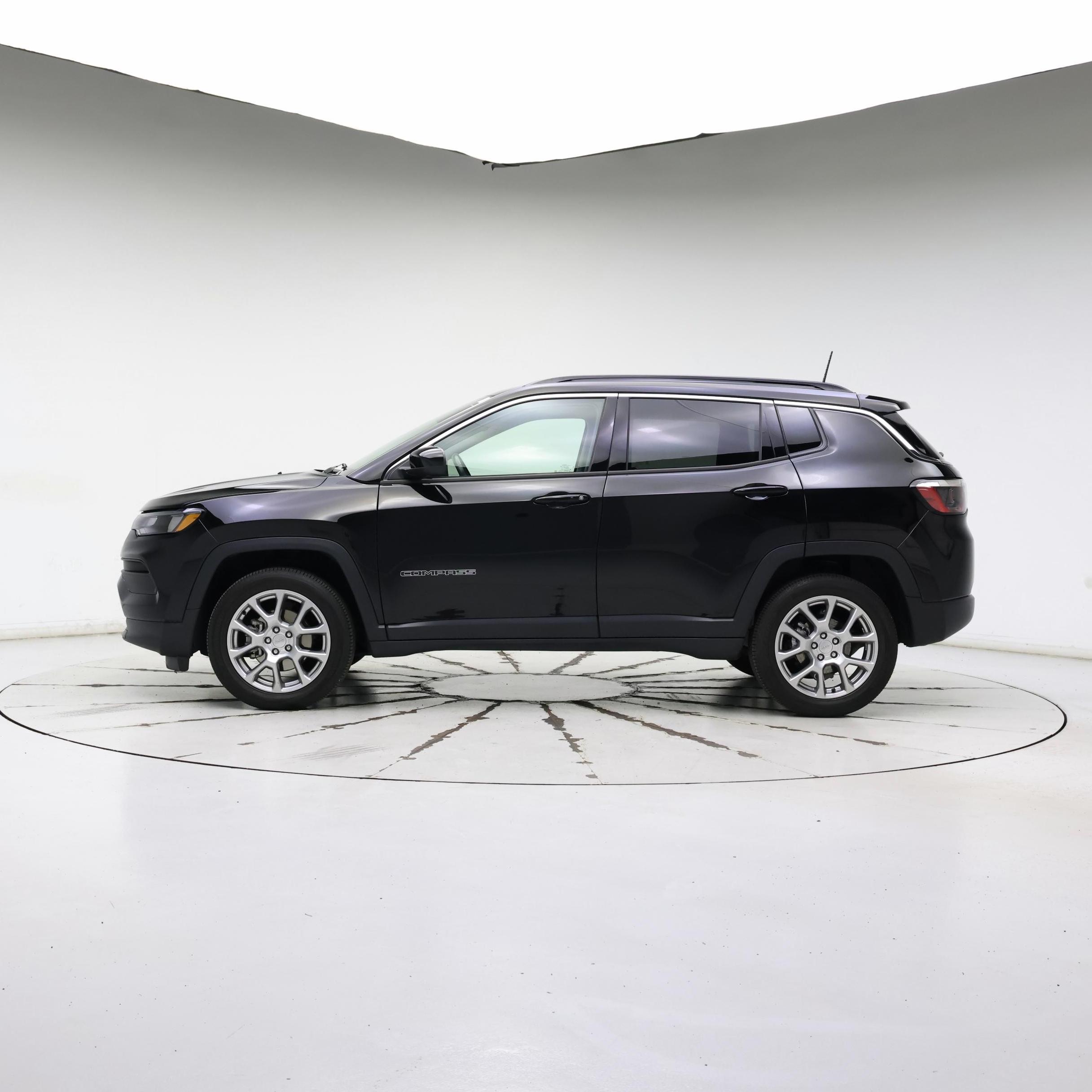 Thumbnail: 2022 Jeep Compass - 3