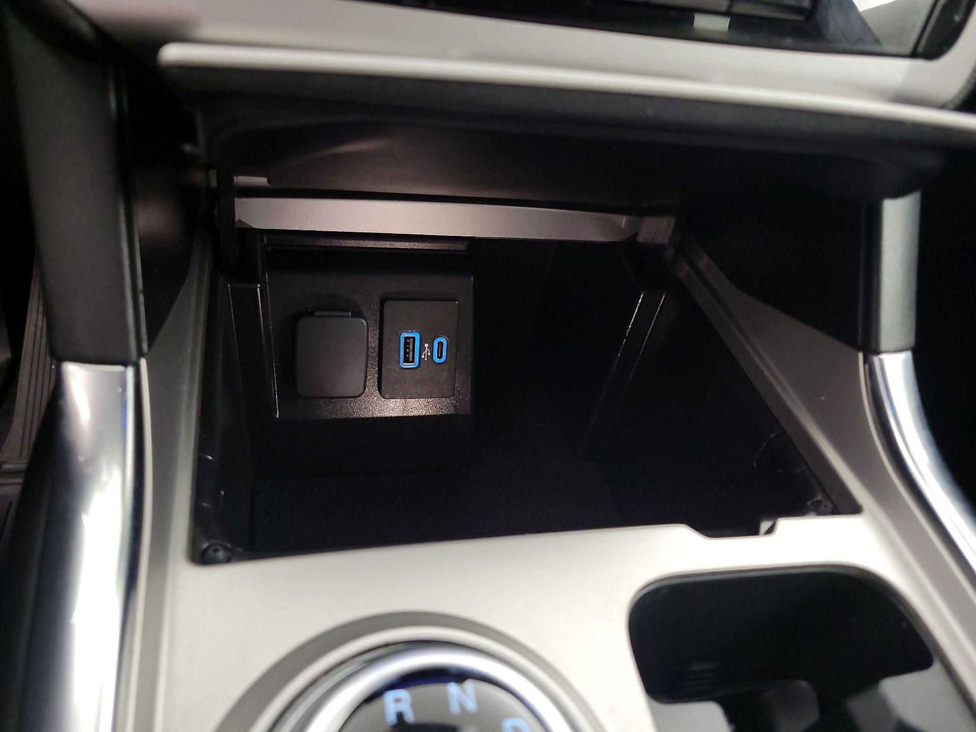 Thumbnail: 2022 Ford Explorer - 19