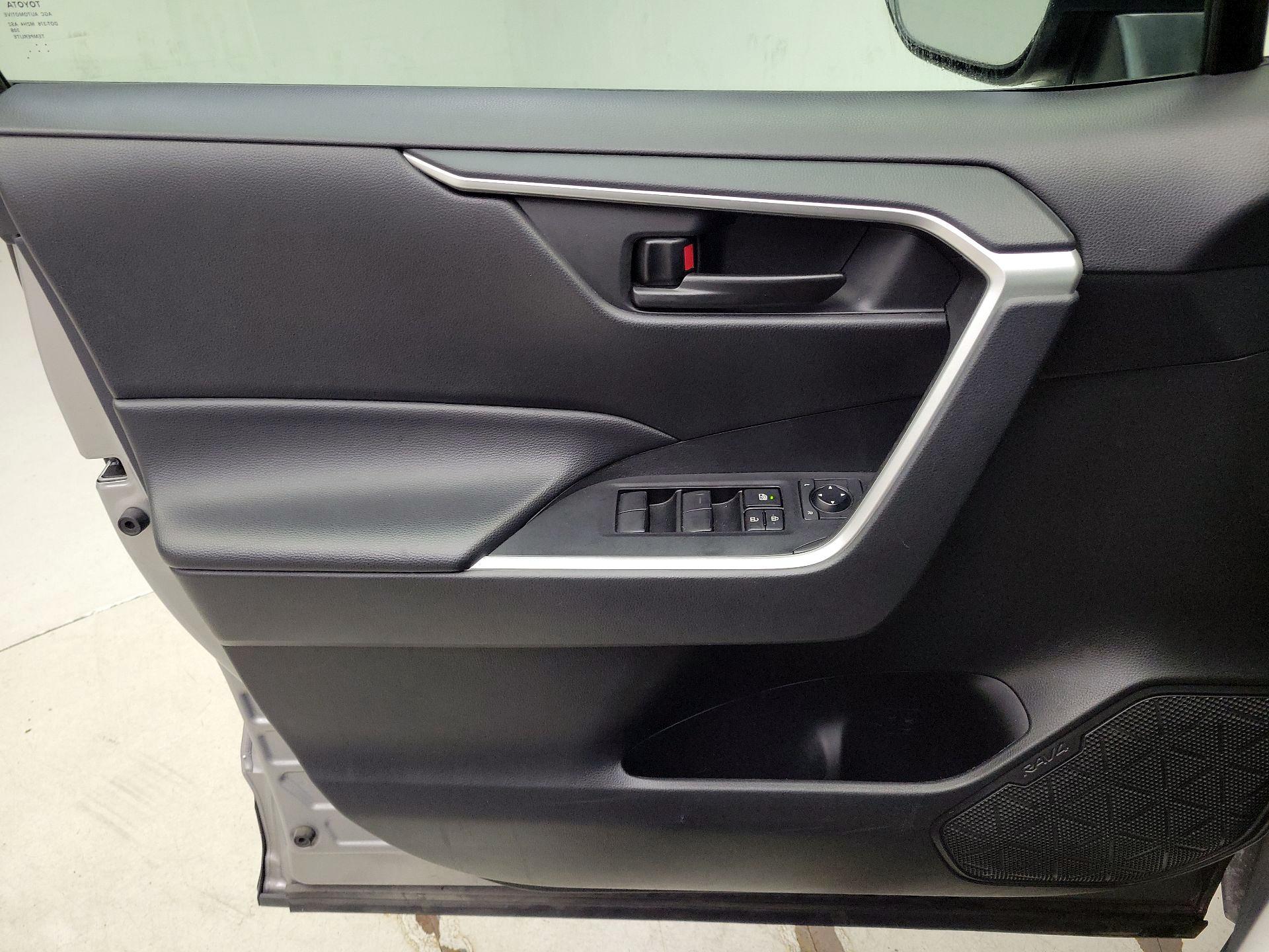 Thumbnail: 2023 Toyota RAV4 - 12