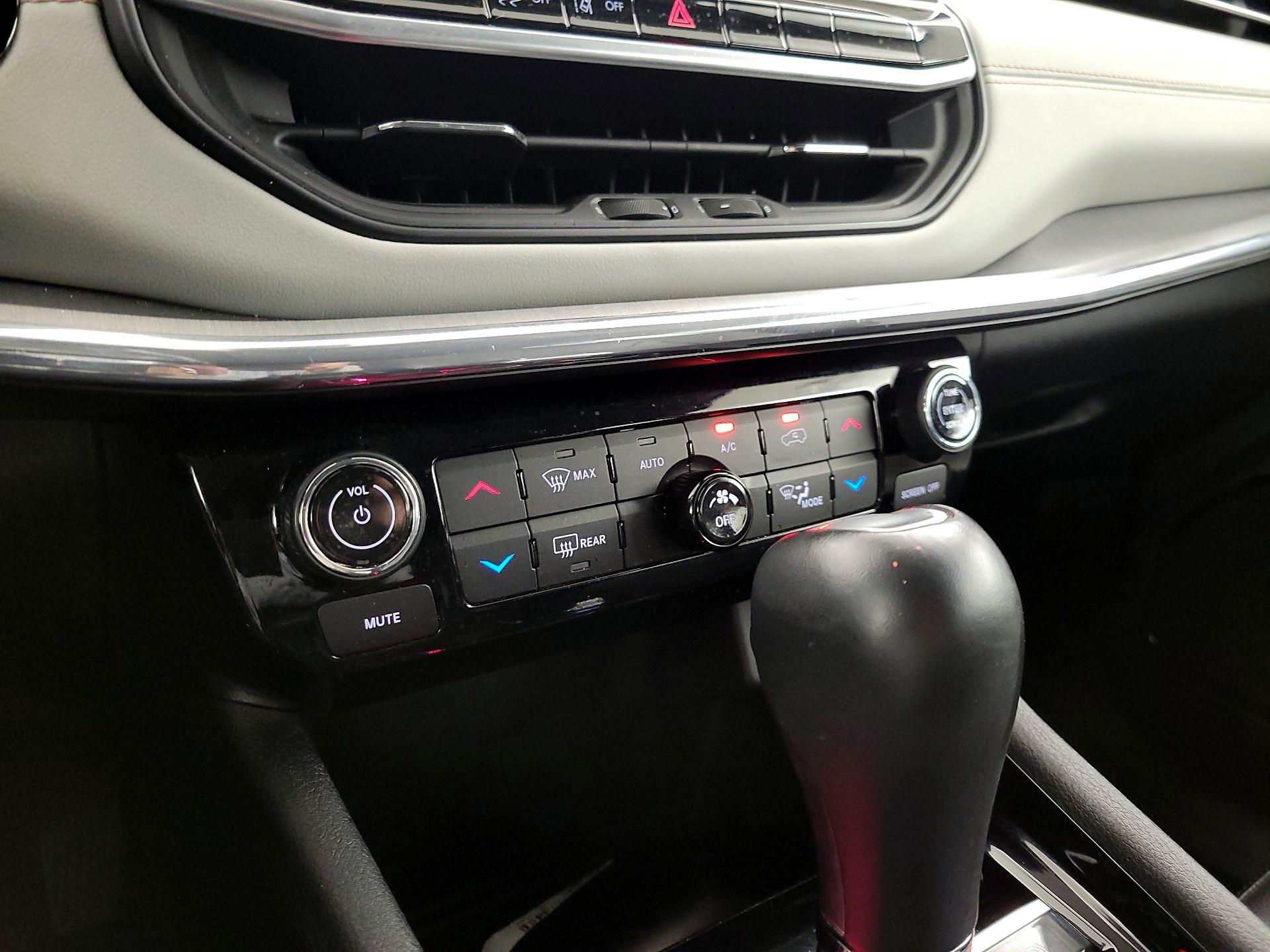 Thumbnail: 2022 Jeep Compass - 16