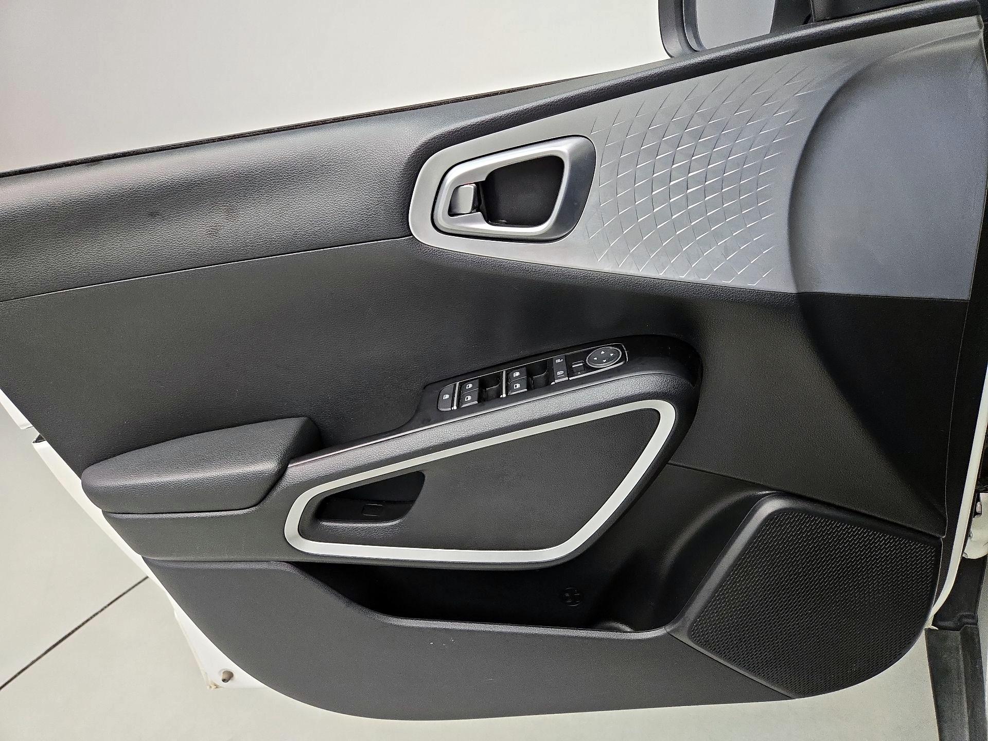 Thumbnail: 2023 Kia Soul - 12